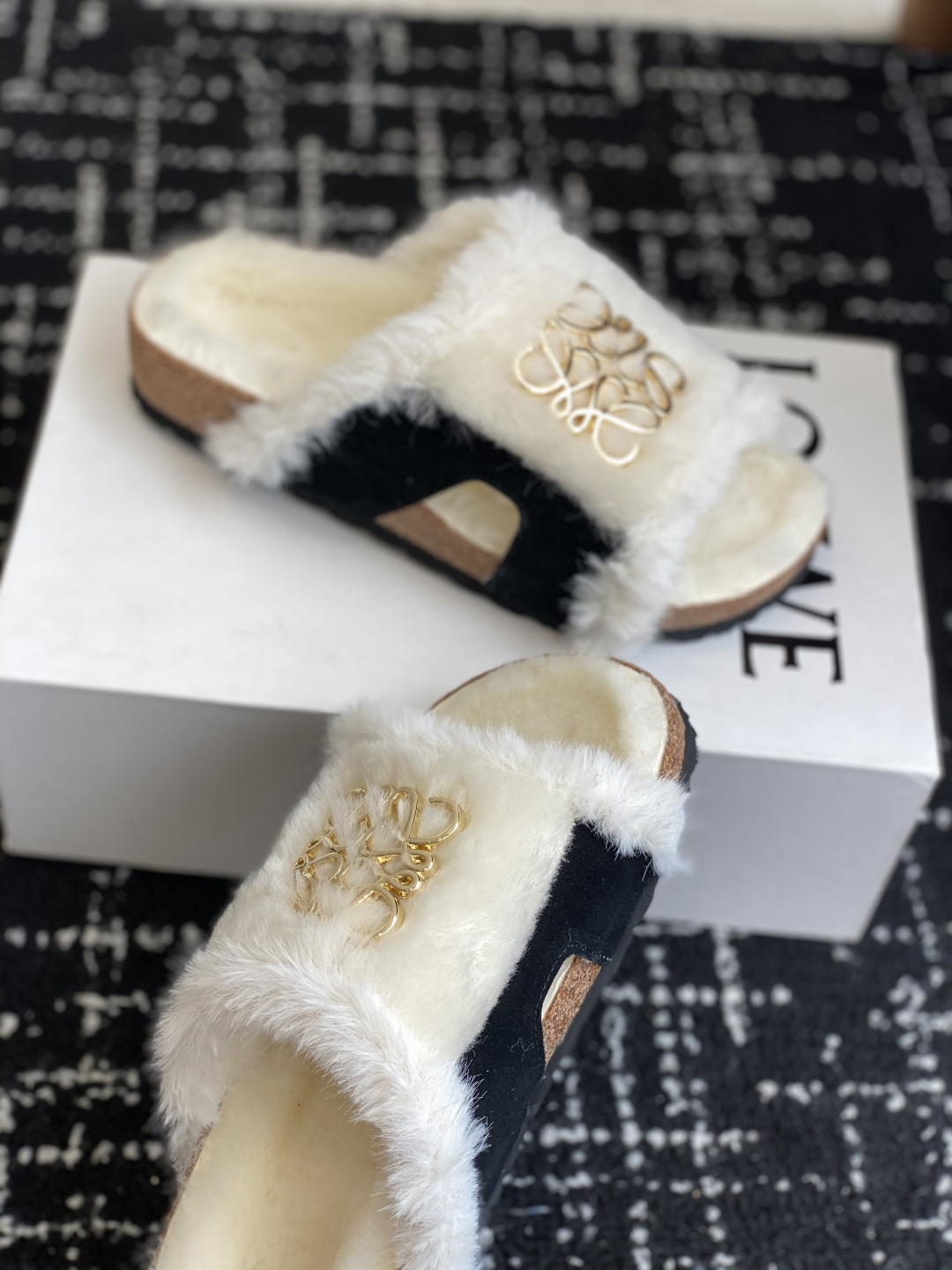 代购级Loewe x Birkenstock 罗意威x勃肯鞋毛毛 博肯皮革绒面双扣时尚休闲平底鞋 牛皮绒
