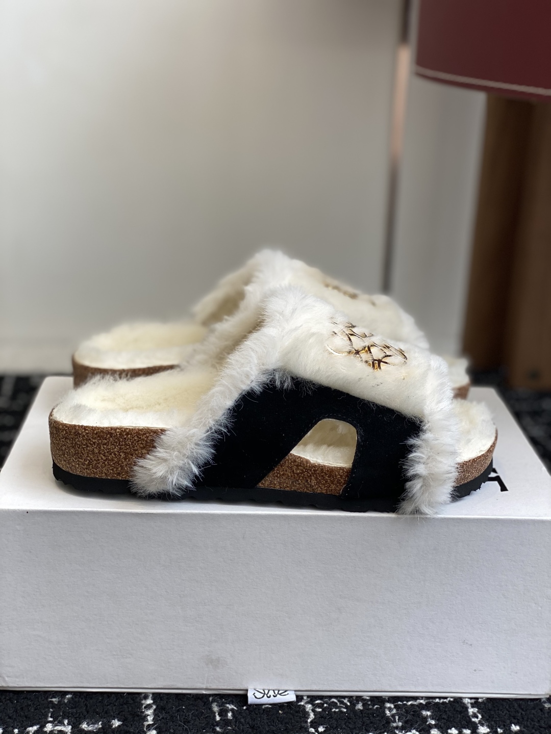 代购级Loewe x Birkenstock 罗意威x勃肯鞋毛毛 博肯皮革绒面双扣时尚休闲平底鞋 牛皮绒