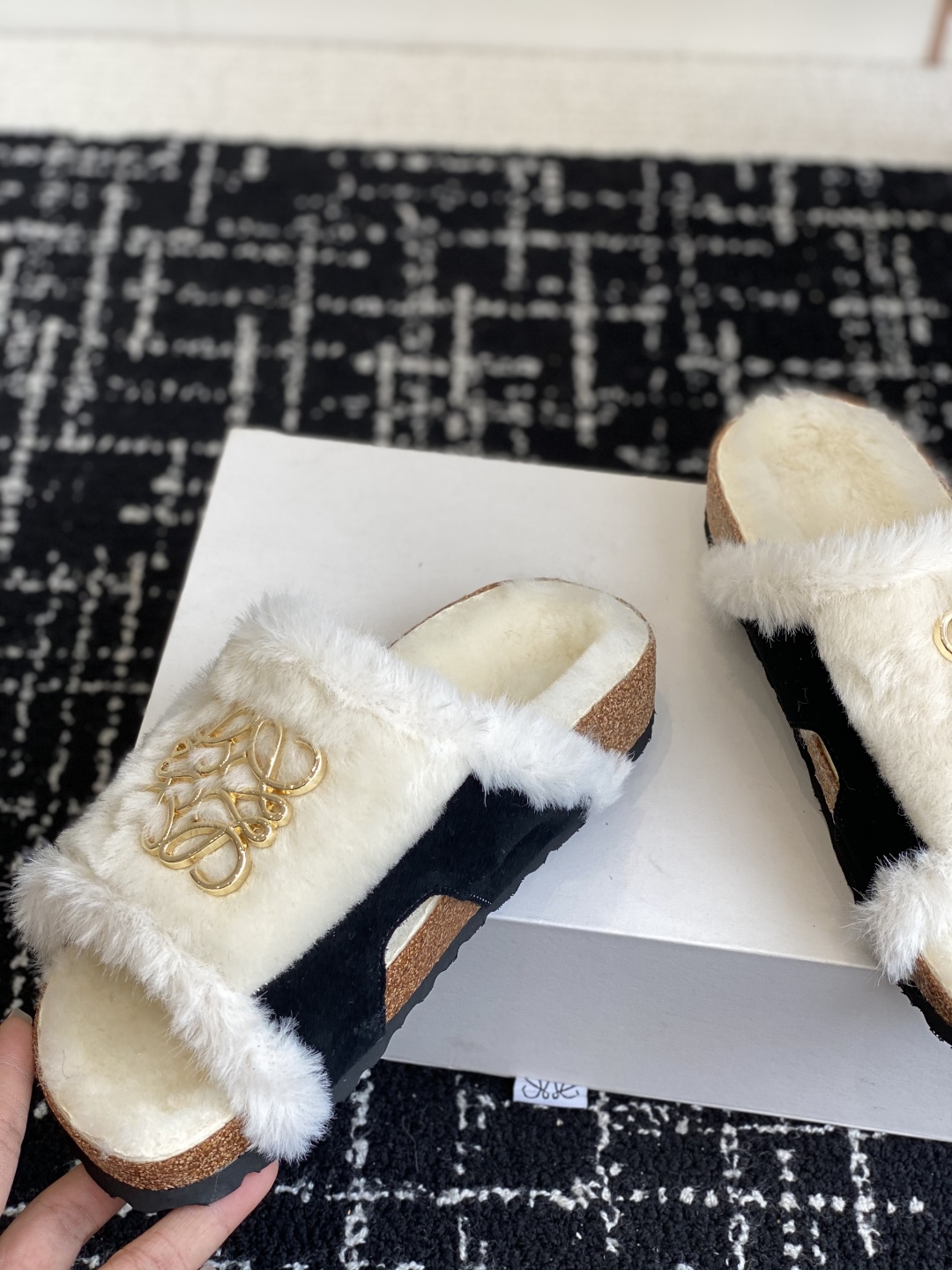 代购级Loewe x Birkenstock 罗意威x勃肯鞋毛毛 博肯皮革绒面双扣时尚休闲平底鞋 牛皮绒