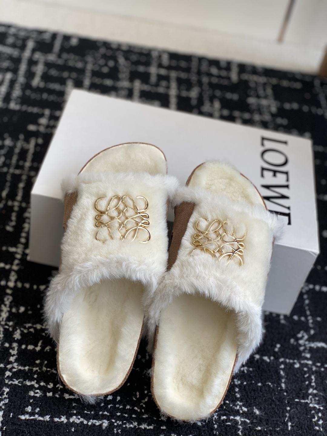 代购级Loewe x Birkenstock 罗意威x勃肯鞋毛毛 博肯皮革绒面双扣时尚休闲平底鞋 牛皮绒