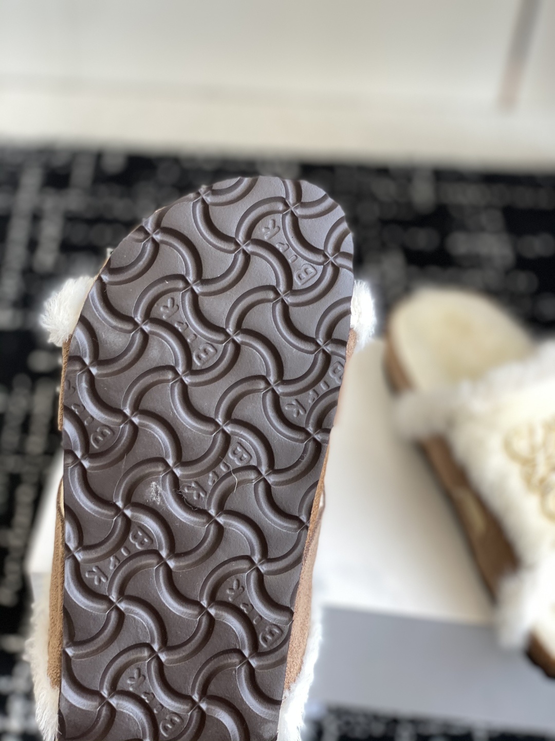 代购级Loewe x Birkenstock 罗意威x勃肯鞋毛毛 博肯皮革绒面双扣时尚休闲平底鞋 牛皮绒