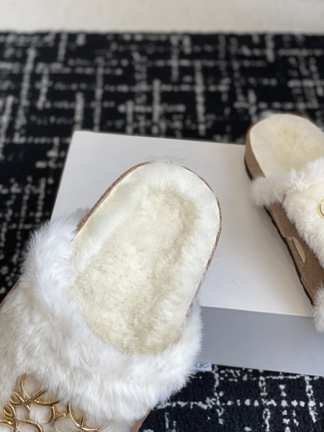 代购级Loewe x Birkenstock 罗意威x勃肯鞋毛毛 博肯皮革绒面双扣时尚休闲平底鞋 牛皮绒