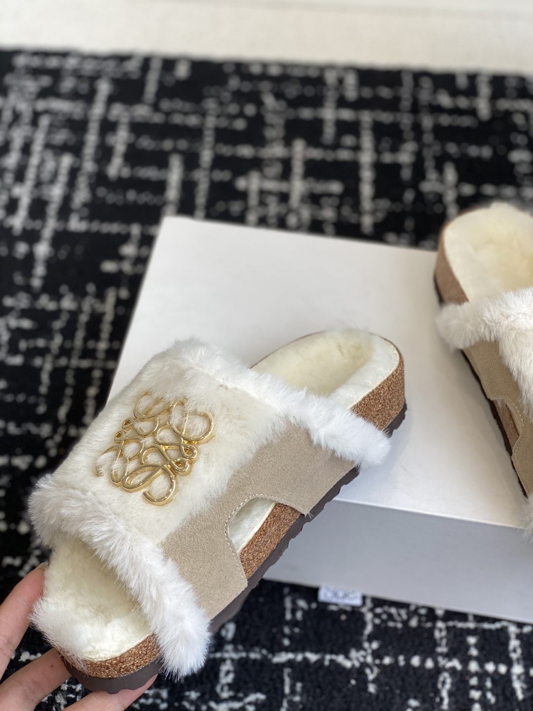 代购级Loewe x Birkenstock 罗意威x勃肯鞋毛毛 博肯皮革绒面双扣时尚休闲平底鞋 牛皮绒