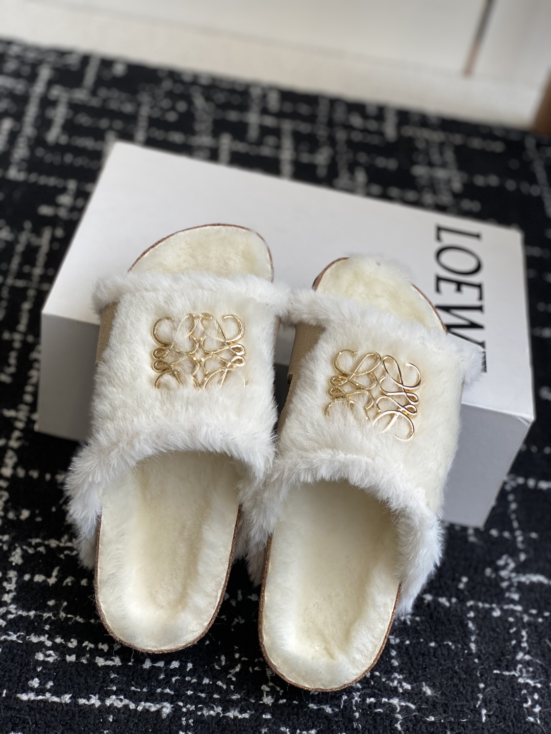 代购级Loewe x Birkenstock 罗意威x勃肯鞋毛毛 博肯皮革绒面双扣时尚休闲平底鞋 牛皮绒