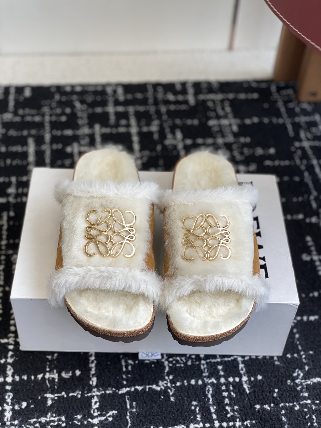 代购级Loewe x Birkenstock 罗意威x勃肯鞋毛毛 博肯皮革绒面双扣时尚休闲平底鞋 牛皮绒
