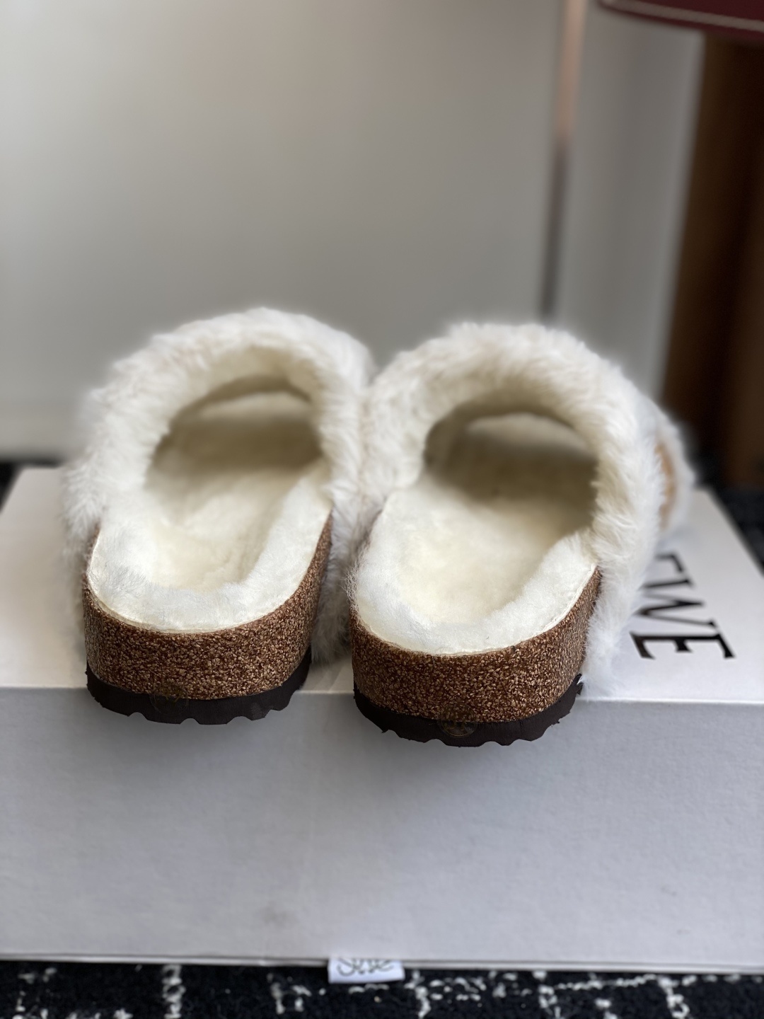 代购级Loewe x Birkenstock 罗意威x勃肯鞋毛毛 博肯皮革绒面双扣时尚休闲平底鞋 牛皮绒
