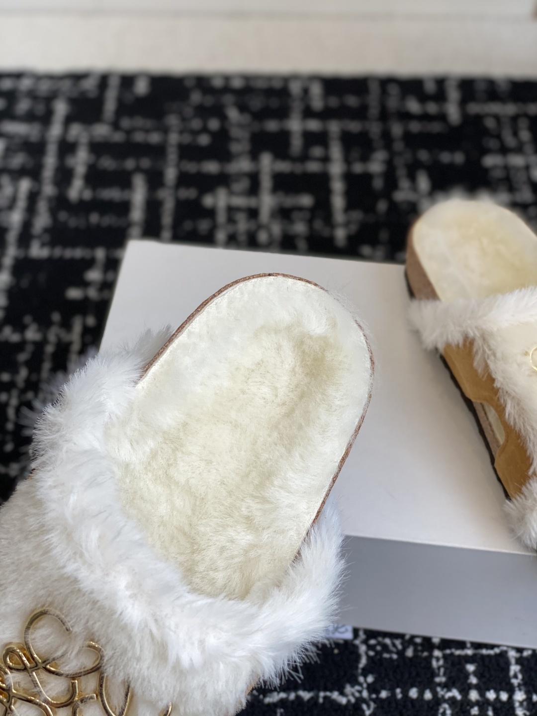 代购级Loewe x Birkenstock 罗意威x勃肯鞋毛毛 博肯皮革绒面双扣时尚休闲平底鞋 牛皮绒