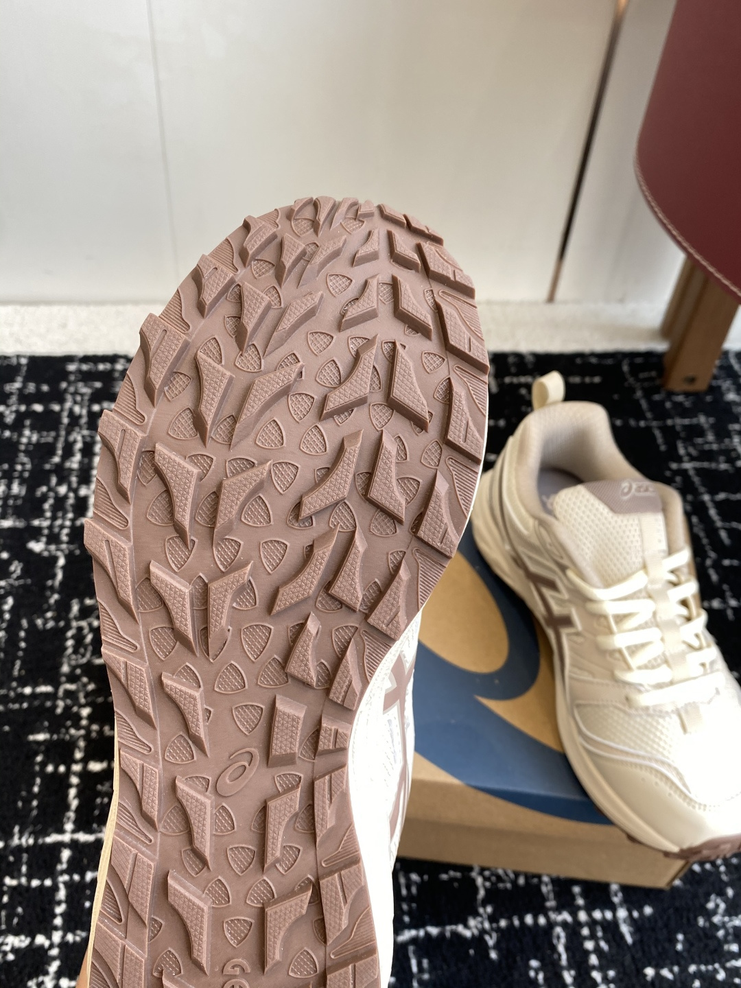 代购级亚瑟士 Asics GEL-SONOMASE CN 运动休闲透气原档案据数开发楦型纸版 洞洞鞋面，