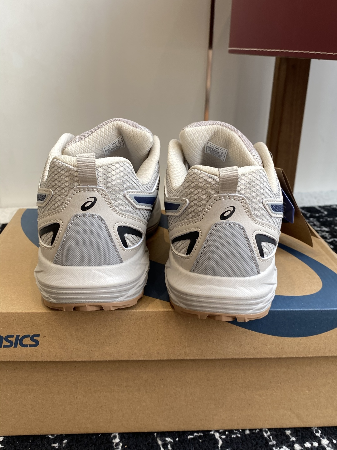 代购级亚瑟士 Asics GEL-SONOMASE CN 运动休闲透气原档案据数开发楦型纸版 洞洞鞋面，