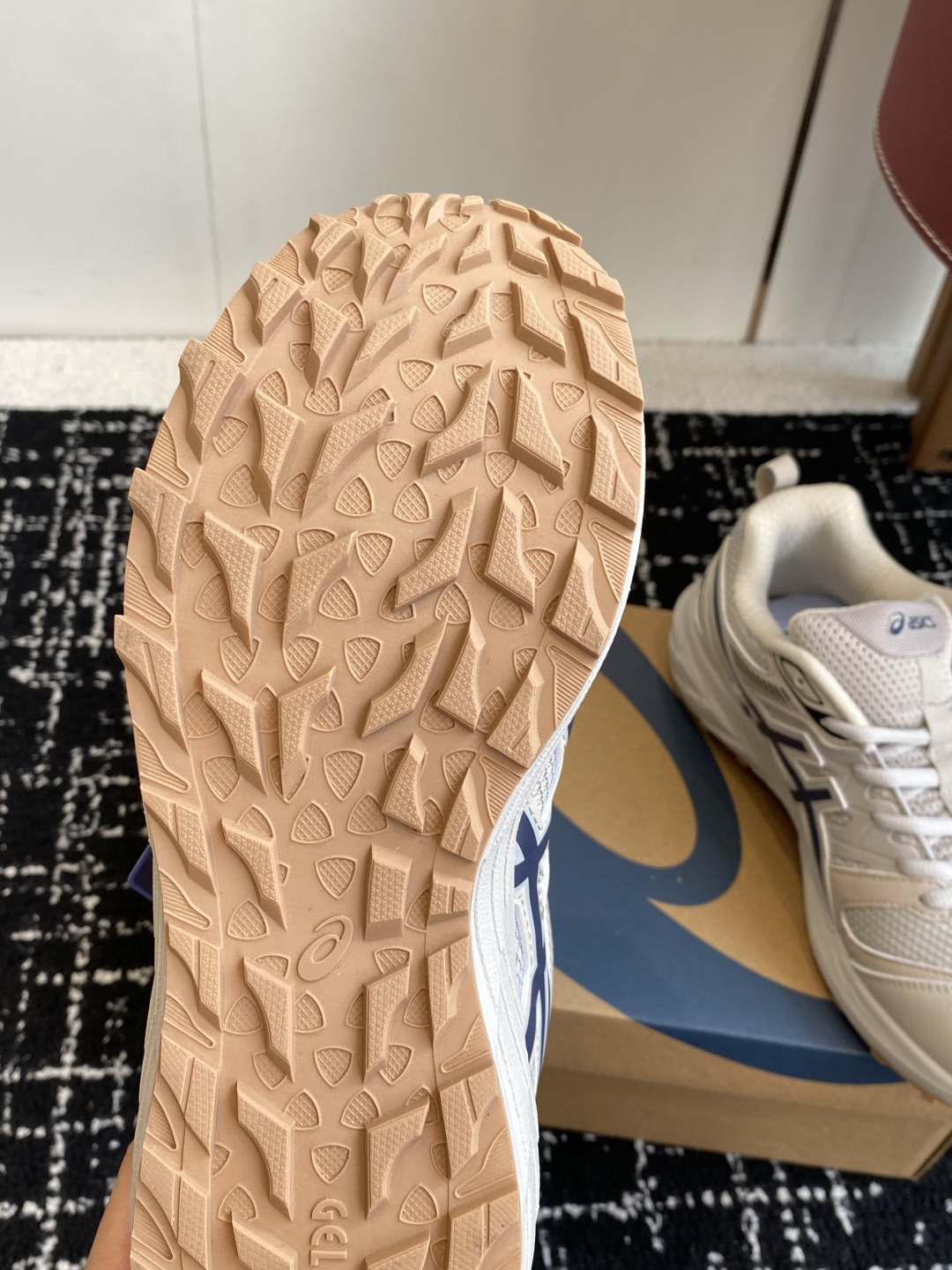 代购级亚瑟士 Asics GEL-SONOMASE CN 运动休闲透气原档案据数开发楦型纸版 洞洞鞋面，