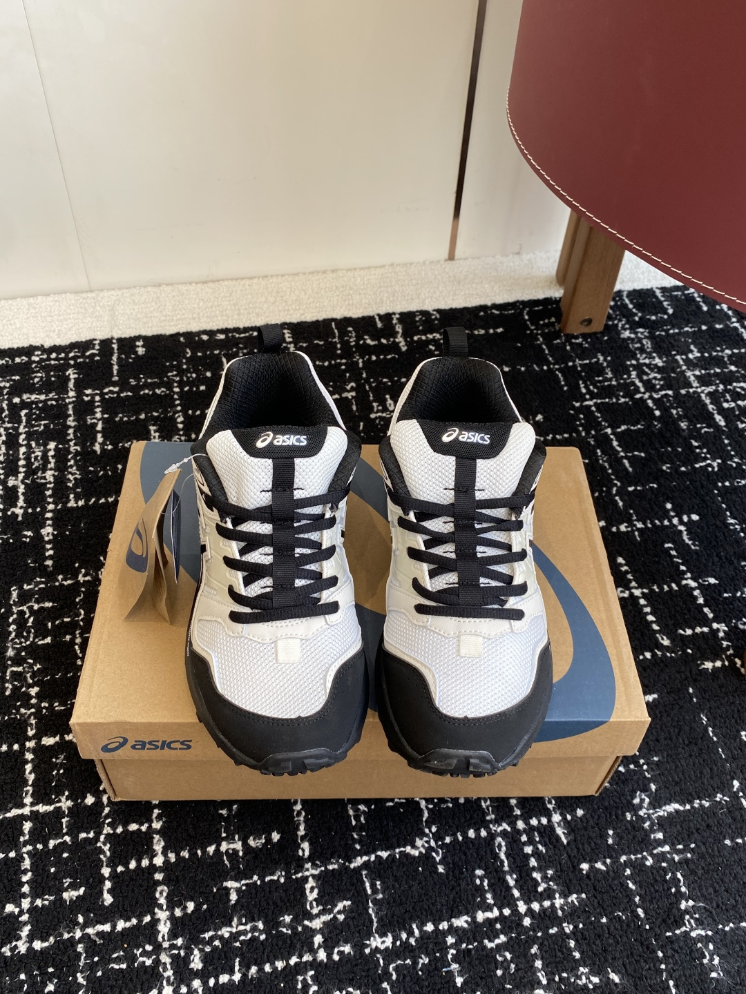 NO:544172,Purchase grade Asics GEL-SONOMASE CN Sports and leisure breathable Original file data development lasted paper version The hole upper is more suitable for the foot shape and comfortable breathable. The heel stabilizer brings comfortable wear and wear. The optimized GEL provides better cushioning and protection. FLYTEFOAM BLAST midsole technology, which combines light weight, cushioning and rebounding, improves running propulsion, and creates a new running experience for running athletes. Size36-45, casual shoes/sports shoes, ASICS, sneakers19860909代购级 亚瑟士 Asics GEL-SONOMASE CN 运动休闲透气 原档案据数开发楦型纸版 洞洞鞋面,更贴合脚型和舒适透气,后跟稳定片带来合脚舒适的穿着感优化后的GEL,提供更好的缓冲保护性,FLYTEFOAM BLAST中底科技,兼具轻量、缓冲、回弹,提升跑步推进力,给跑步健将营造新的跑步体验. Size36-45,休闲鞋/运动鞋,ASICS,sneakers,Women's Shoes