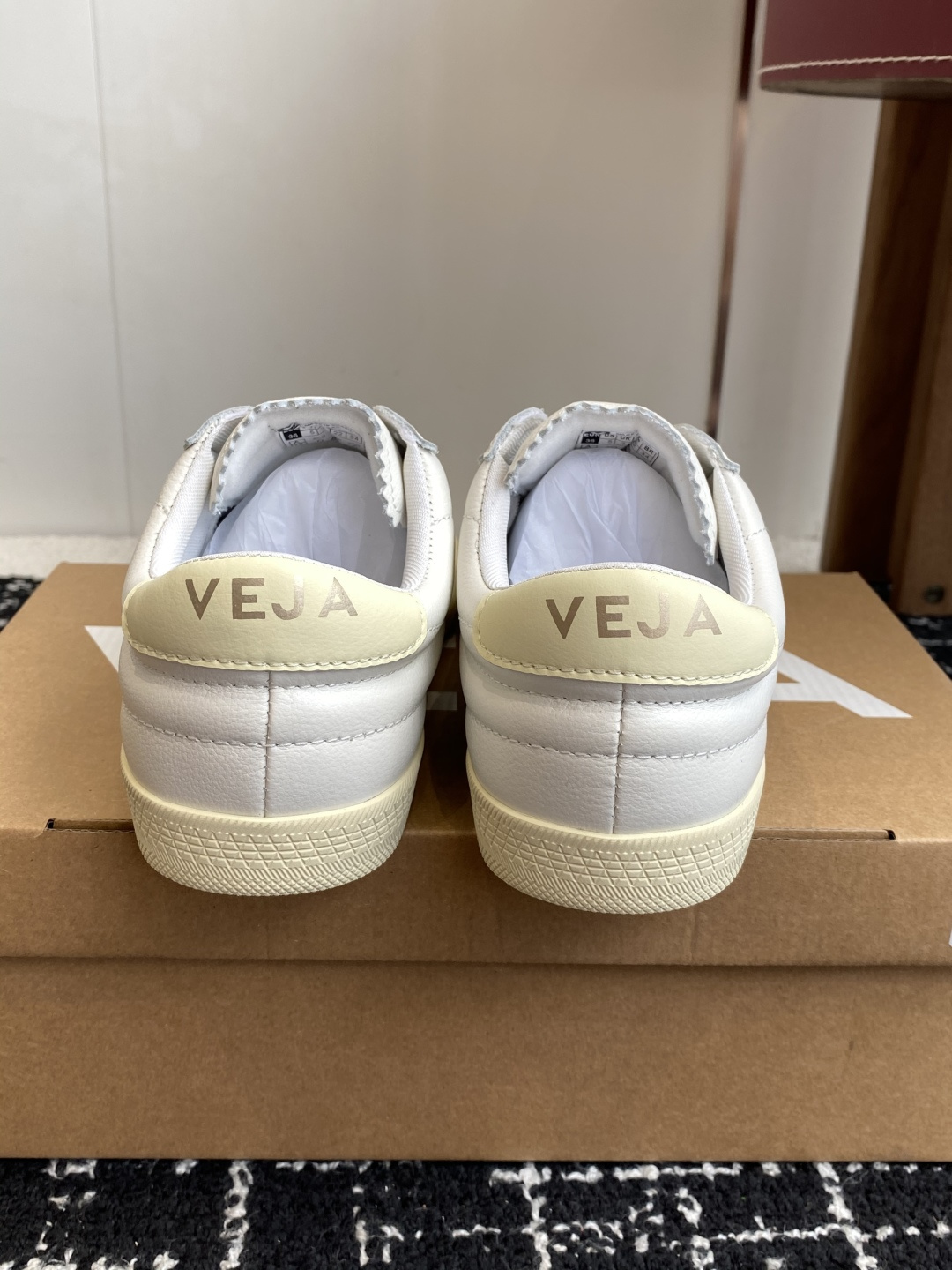 代购级VEJA-新款德训鞋 暴走鞋 舒适度不言而喻！ VEJA 法国小众品牌！韩国欧尼，欧巴太多明星穿了
