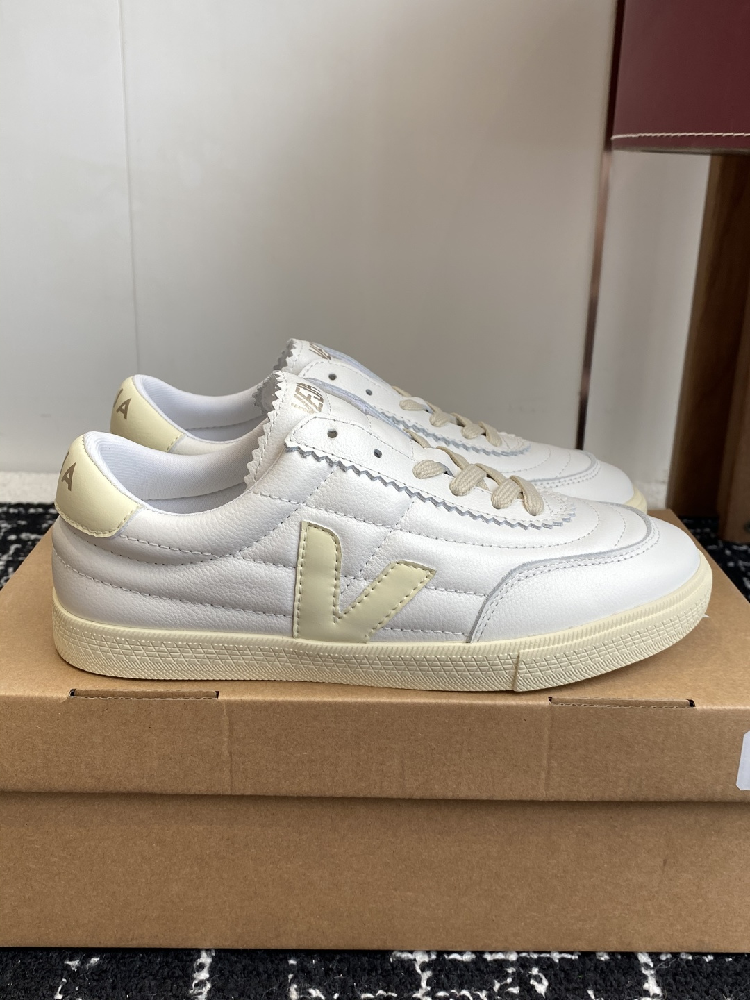 代购级VEJA-新款德训鞋 暴走鞋 舒适度不言而喻！ VEJA 法国小众品牌！韩国欧尼，欧巴太多明星穿了