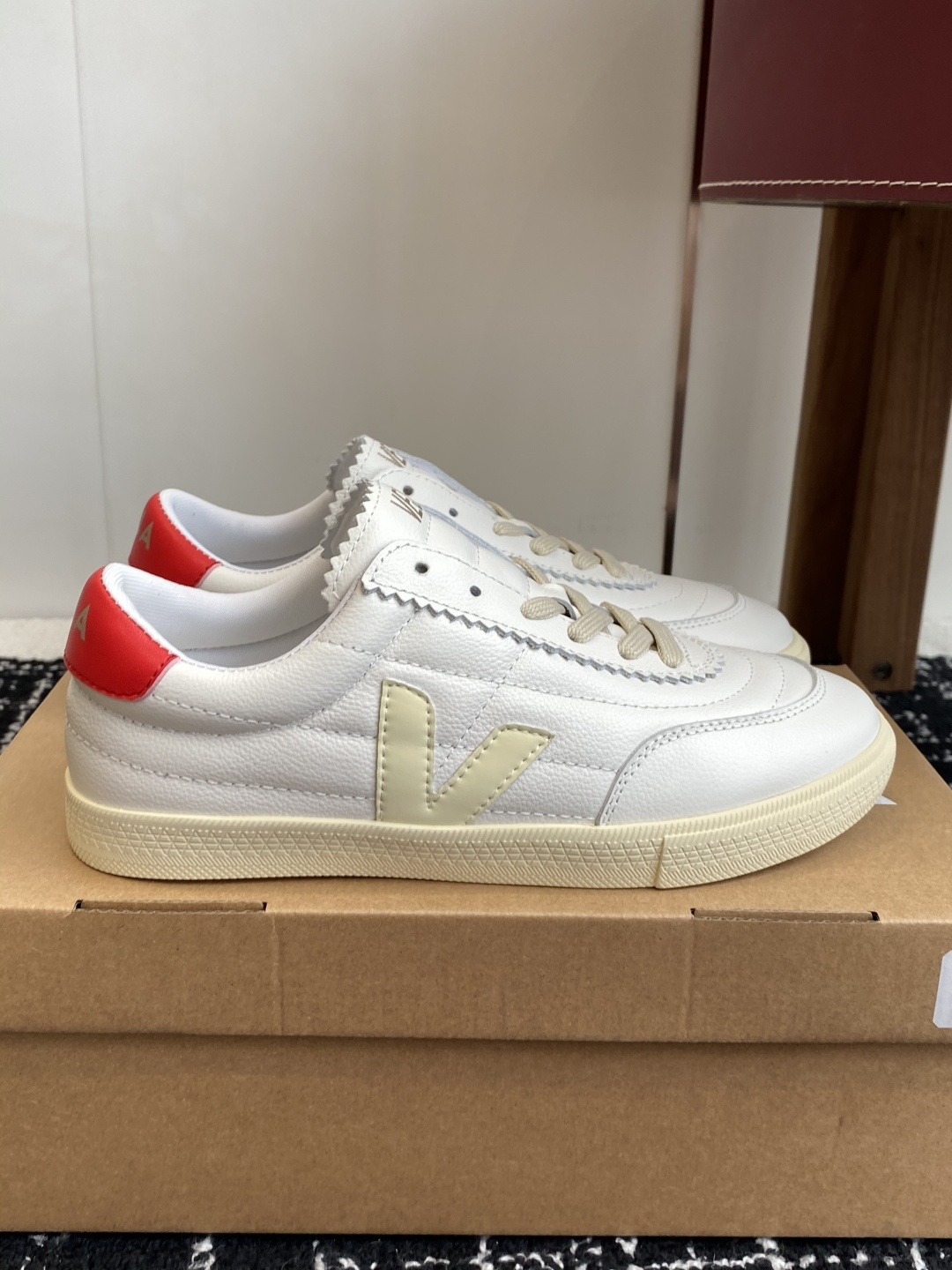 代购级VEJA-新款德训鞋 暴走鞋 舒适度不言而喻！ VEJA 法国小众品牌！韩国欧尼，欧巴太多明星穿了