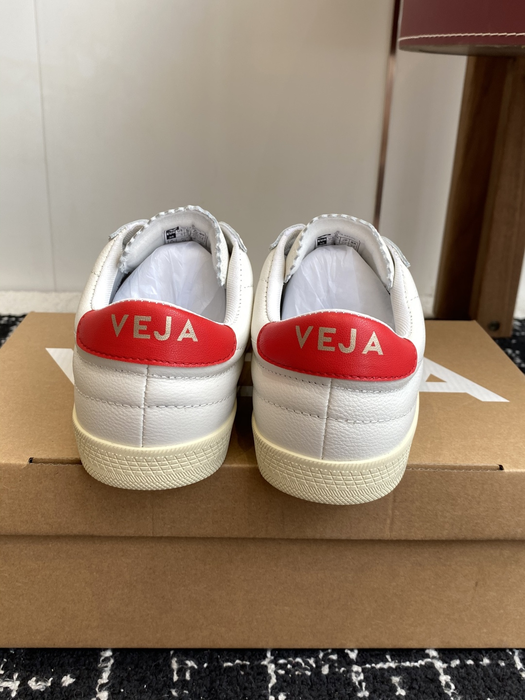 代购级VEJA-新款德训鞋 暴走鞋 舒适度不言而喻！ VEJA 法国小众品牌！韩国欧尼，欧巴太多明星穿了