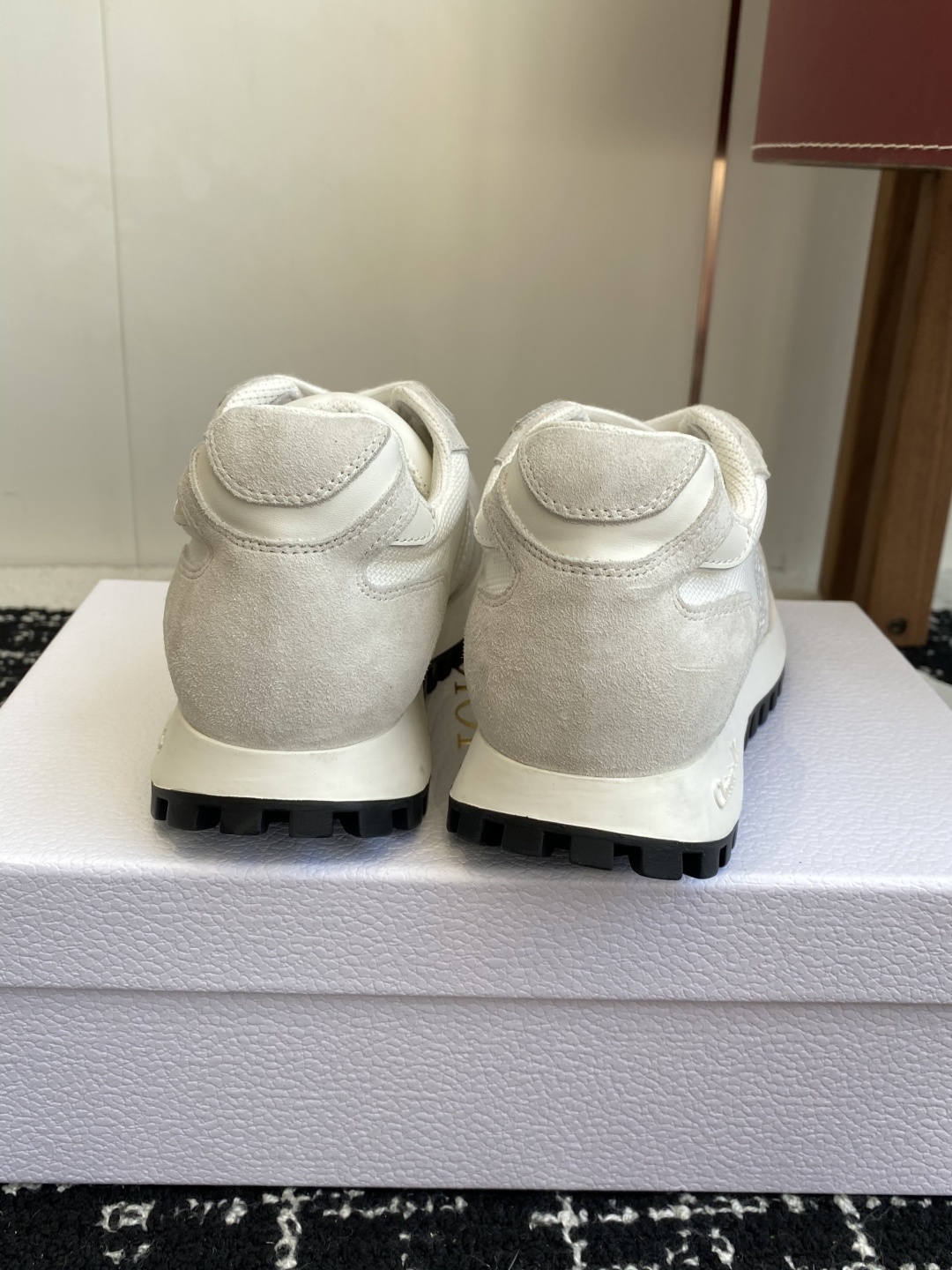 代购级Dior 迪奥最新走秀款 情侣款休闲阿甘鞋 运动鞋 超多明星网红种草 太古汇RMB8400购入开发