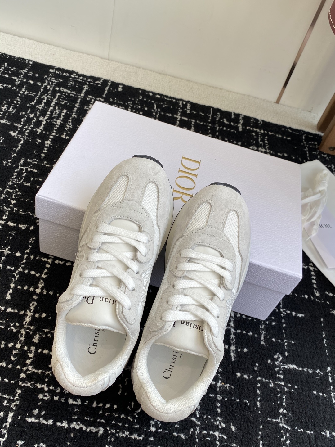 代购级Dior 迪奥最新走秀款 情侣款休闲阿甘鞋 运动鞋 超多明星网红种草 太古汇RMB8400购入开发