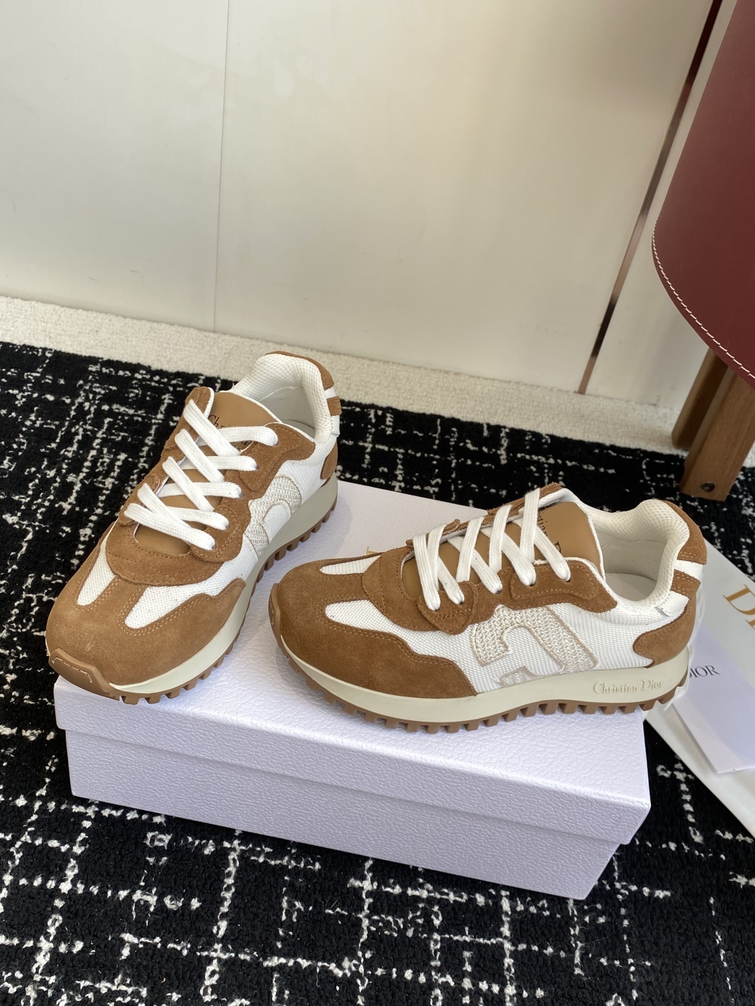 代购级Dior 迪奥最新走秀款 情侣款休闲阿甘鞋 运动鞋 超多明星网红种草 太古汇RMB8400购入开发
