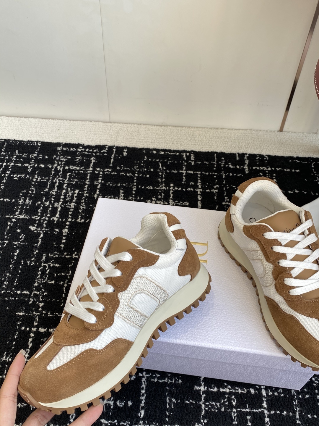代购级Dior 迪奥最新走秀款 情侣款休闲阿甘鞋 运动鞋 超多明星网红种草 太古汇RMB8400购入开发