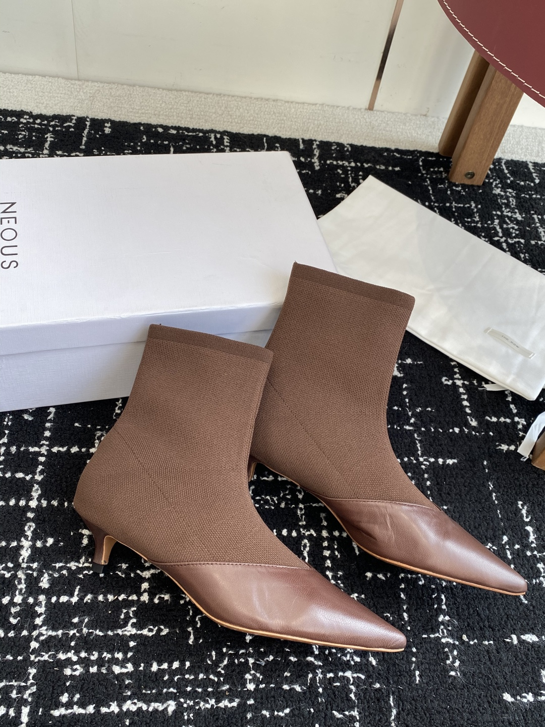代购级NEOUS小众 秋冬系列 细跟 跟袜靴 原版开发 经典就是经典 好看就是好看材质:整个鞋面1:1复
