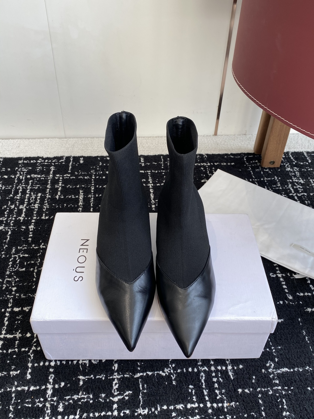 NO:544156,Purchase grade NEOUS niche autumn and winter series thin heels heels sock boots Original development Classic is classic, good-looking is good-looking Material: the entire upper 1:1 replica knitted surface with patent leather splicing Unique noble ladylike style footbed sheepskin (durable and wear-resistant) Italian leather sole Size35-41 (40 41 custom made without return), boots, boots, sheepskin, Leather soles19860909代购级 NEOUS小众 秋冬系列 细跟 跟袜靴 原版开发 经典就是经典 好看就是好看 材质:整个鞋面1:1复刻针织面搭配漆皮拼接 独有的贵妇气息 垫脚羊皮（耐穿 耐磨）意大利真皮大底  Size35-41（40 41订做不退换）,靴子,boots,sheepskin,Leather soles,Women's Shoes