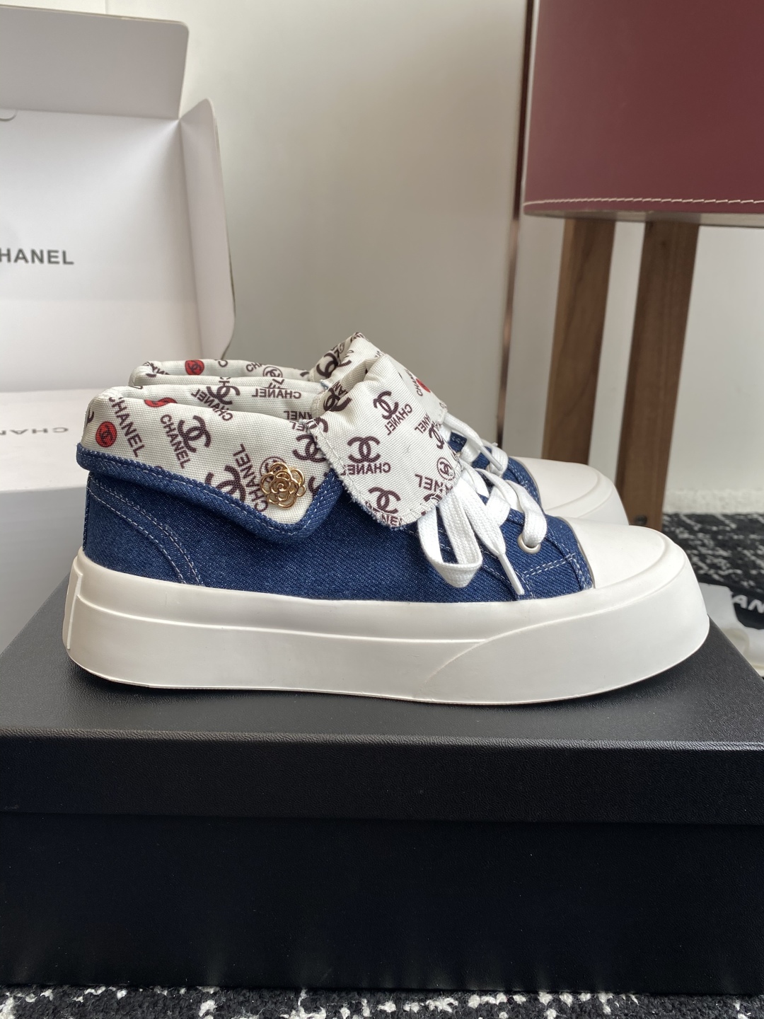 代购级Chanel 小香2025ss最新休闲鞋，目前超级流行的饼干鞋网红明星小红书狂追热推 发售蠢萌可爱