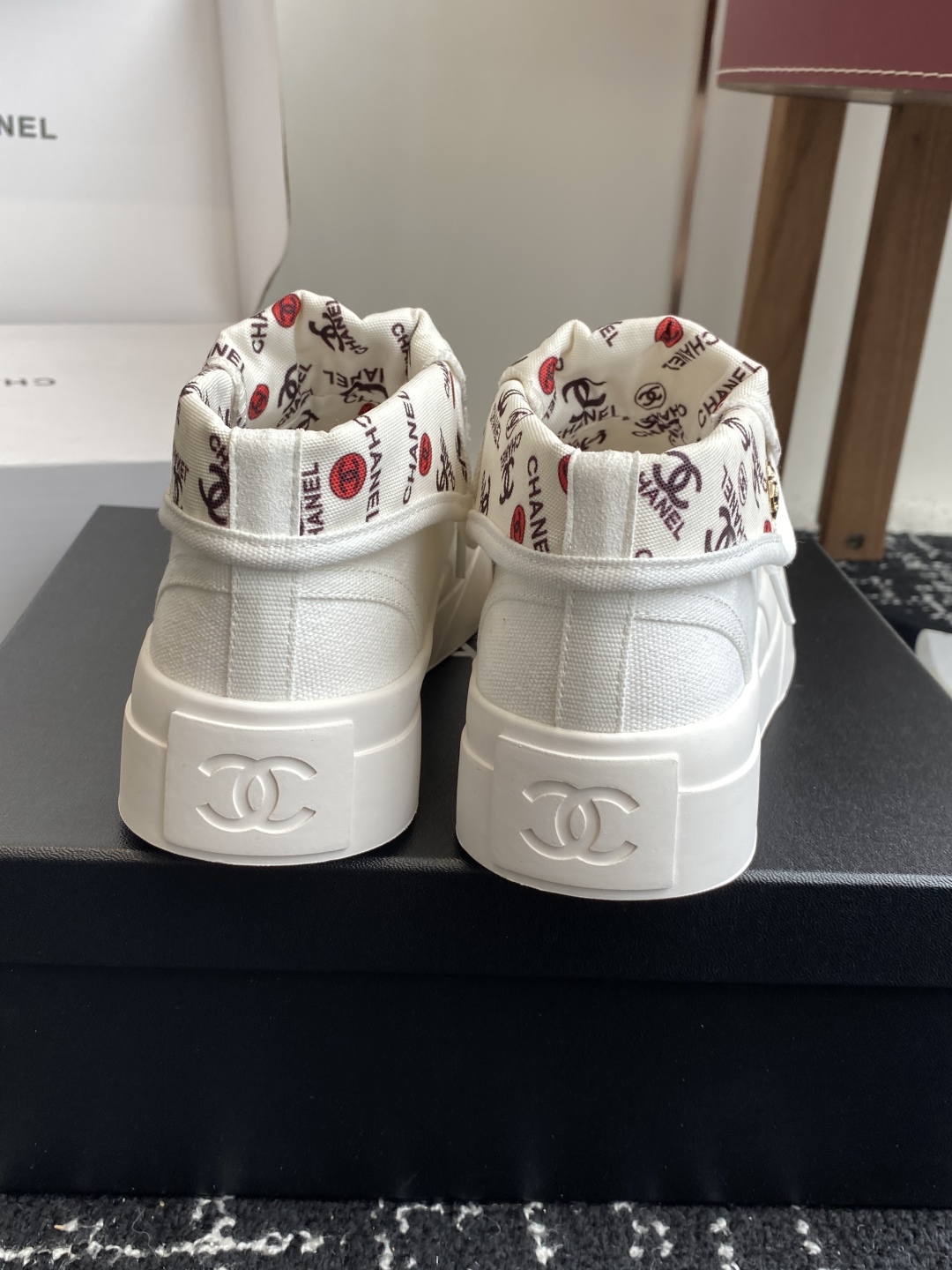 代购级Chanel 小香2025ss最新休闲鞋，目前超级流行的饼干鞋网红明星小红书狂追热推 发售蠢萌可爱