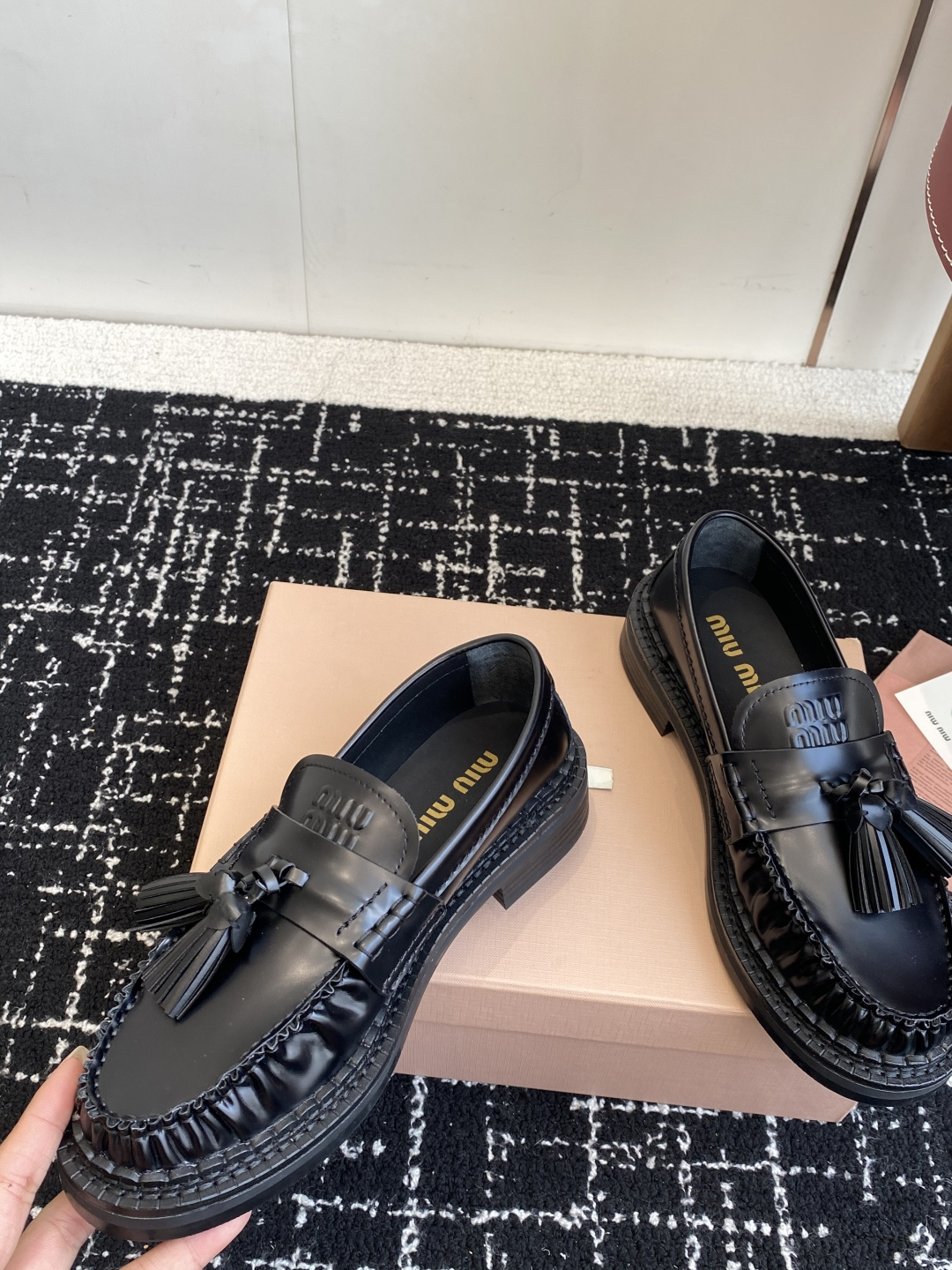 代购级Miu Miu 25ss秋冬款 独家爆款 流苏款 乐福鞋这季度的miu简直都太绝了 全系列陆续开始