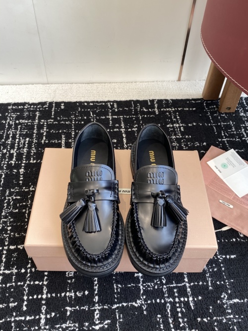 Miu Miu Tassel Loafers Vintage Chunky Sole Brogue Shoes,Black Leather 38 Miu Miu Tassel Loafers Vintage Chunky Sole Brogue Shoes,Black Leather