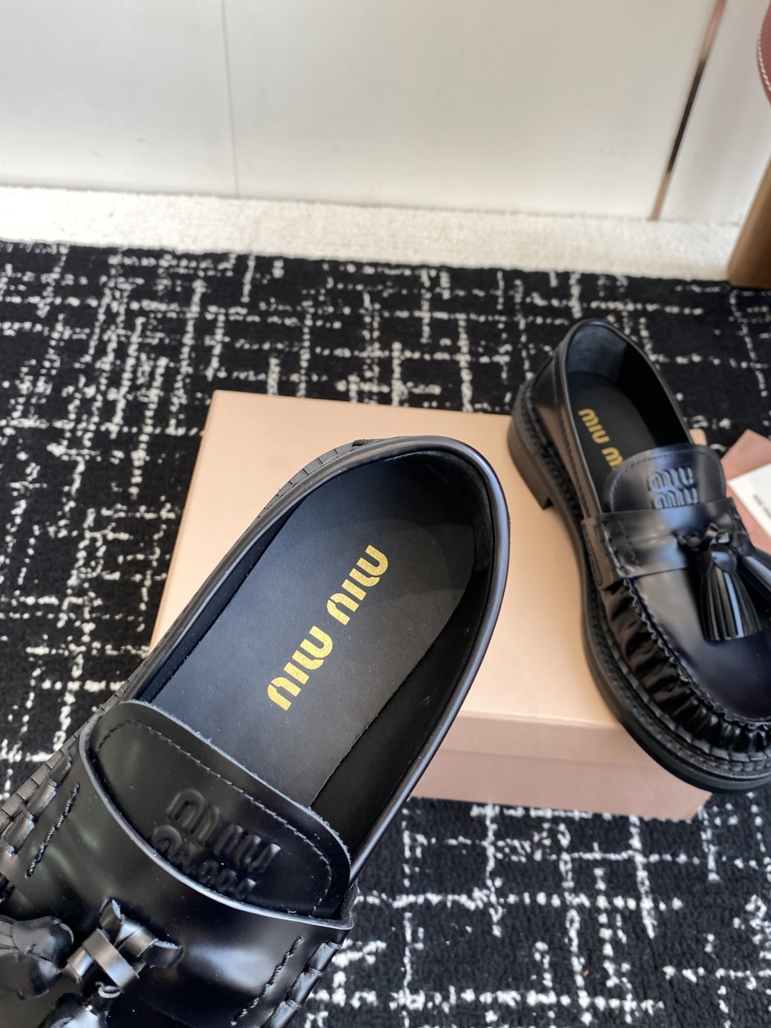 代购级Miu Miu 25ss秋冬款 独家爆款 流苏款 乐福鞋这季度的miu简直都太绝了 全系列陆续开始