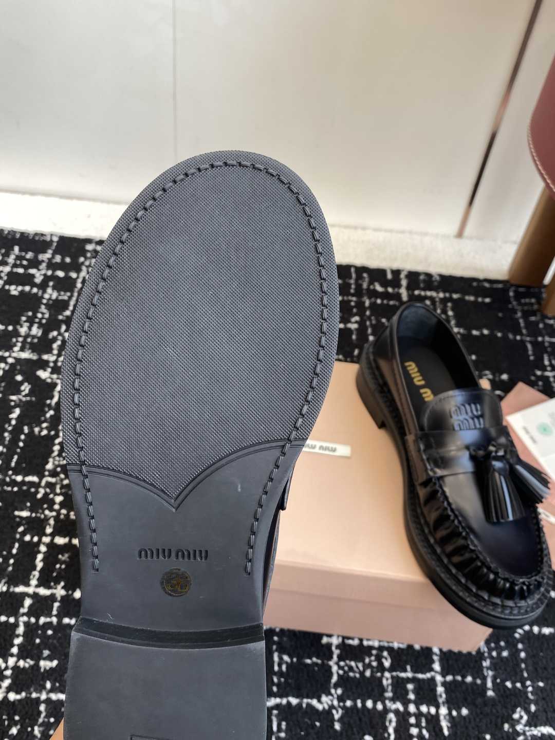 代购级Miu Miu 25ss秋冬款 独家爆款 流苏款 乐福鞋这季度的miu简直都太绝了 全系列陆续开始