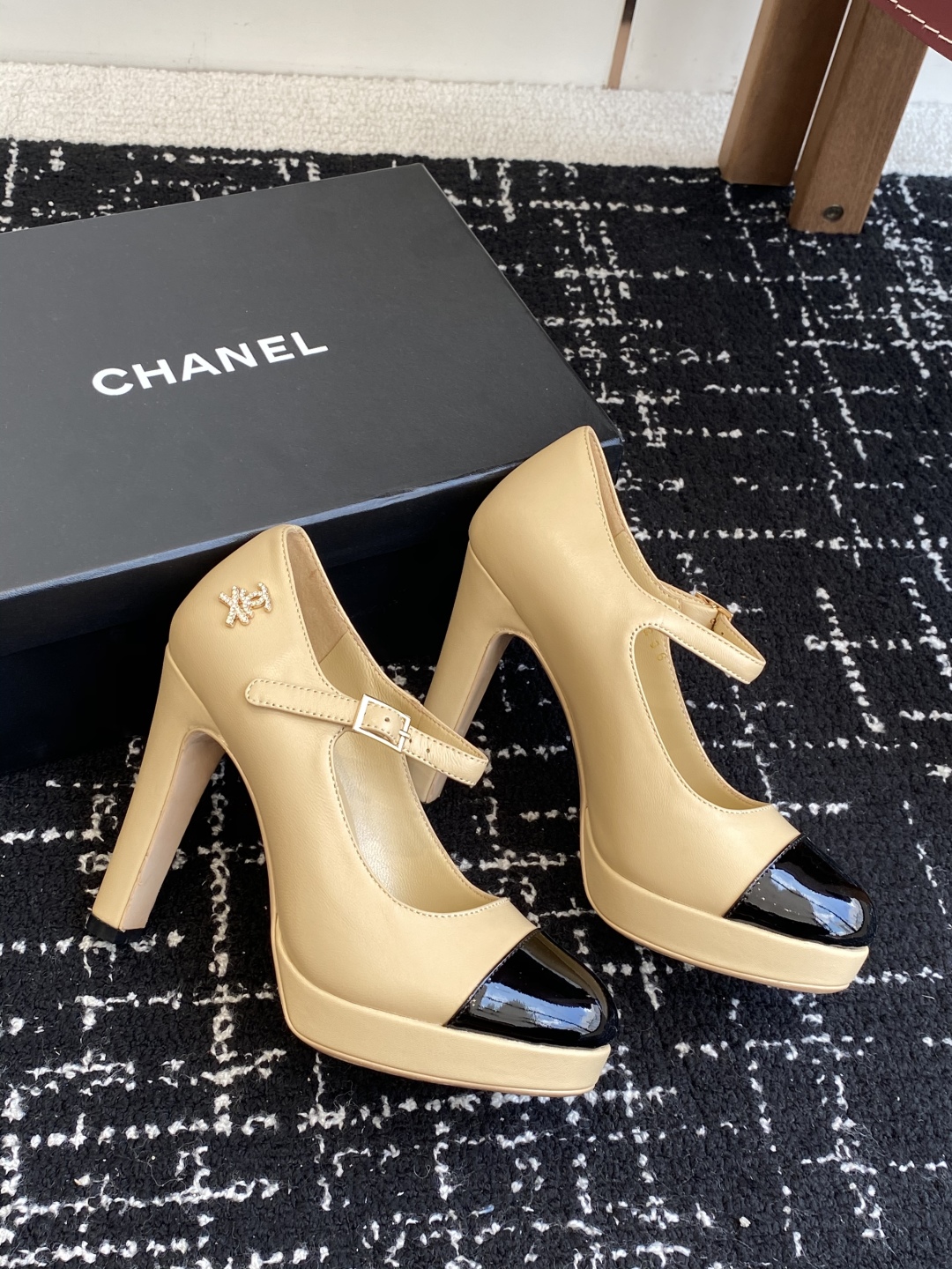代购级Chanel 小香 25ss最新走秀时装 水台高跟鞋 顶级品质轻奢而不累脚、上脚可随意搭配春夏的服