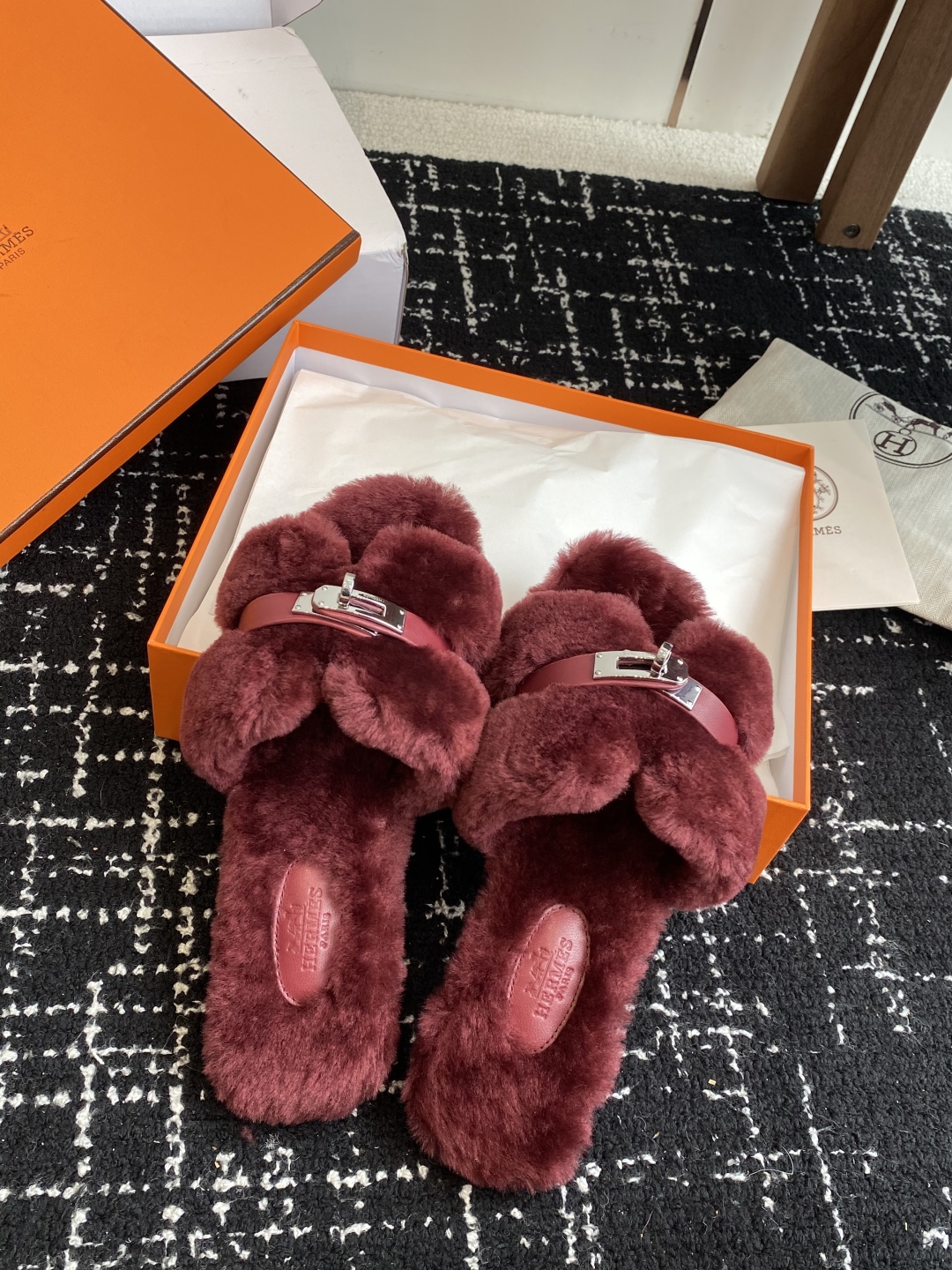 东莞代购级（⚠️官网同步✈️盒包装）爱马仕Hermes 25ss 泰迪毛拖，各大网咖主推款，顶级品质蓬松