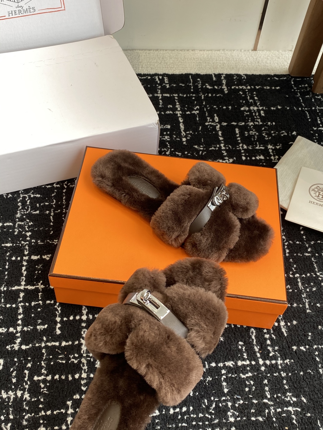 东莞代购级（⚠️官网同步✈️盒包装）爱马仕Hermes 25ss 泰迪毛拖，各大网咖主推款，顶级品质蓬松