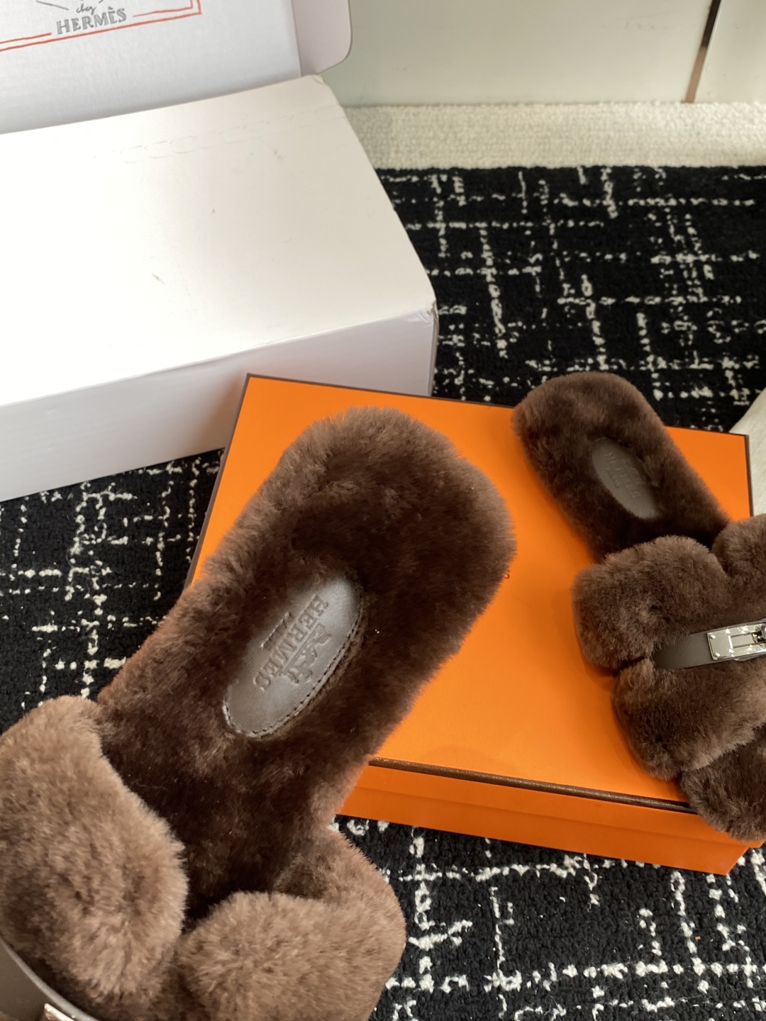 东莞代购级（⚠️官网同步✈️盒包装）爱马仕Hermes 25ss 泰迪毛拖，各大网咖主推款，顶级品质蓬松