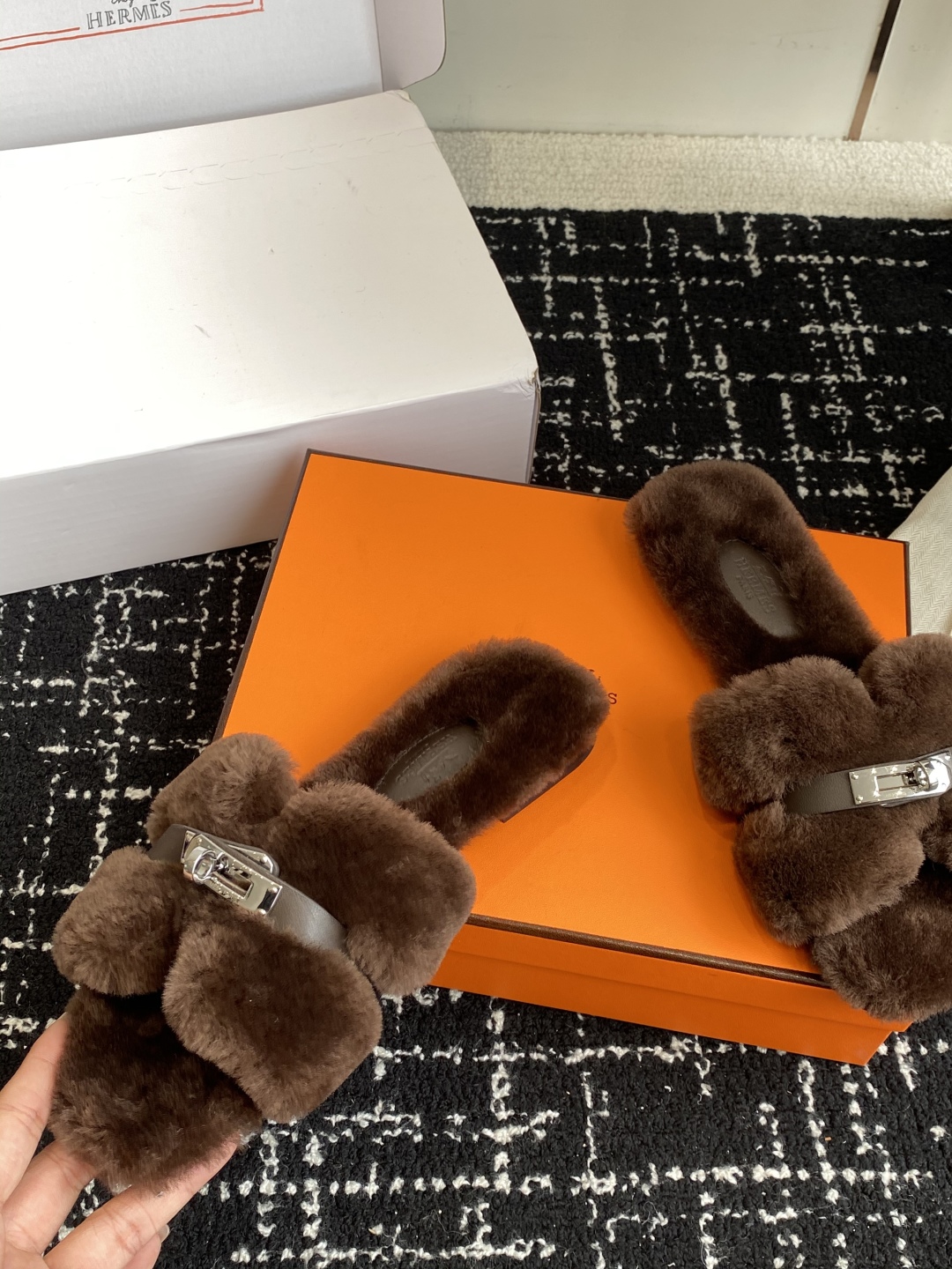 东莞代购级（⚠️官网同步✈️盒包装）爱马仕Hermes 25ss 泰迪毛拖，各大网咖主推款，顶级品质蓬松
