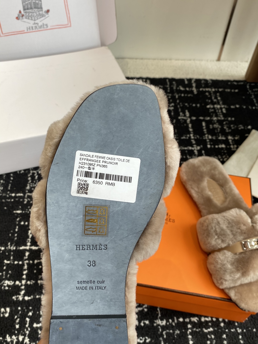 东莞代购级（⚠️官网同步✈️盒包装）爱马仕Hermes 25ss 泰迪毛拖，各大网咖主推款，顶级品质蓬松