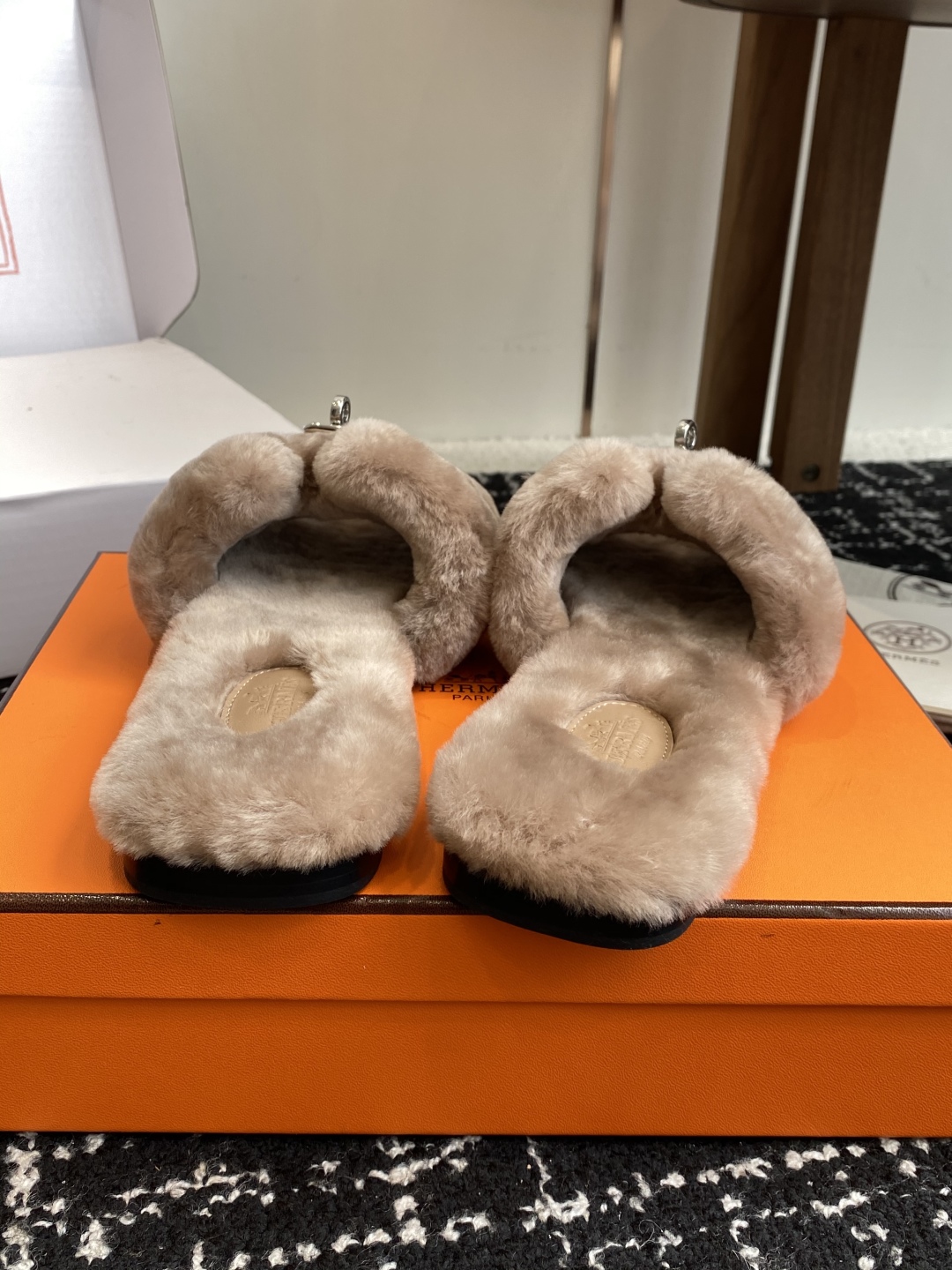 东莞代购级（⚠️官网同步✈️盒包装）爱马仕Hermes 25ss 泰迪毛拖，各大网咖主推款，顶级品质蓬松