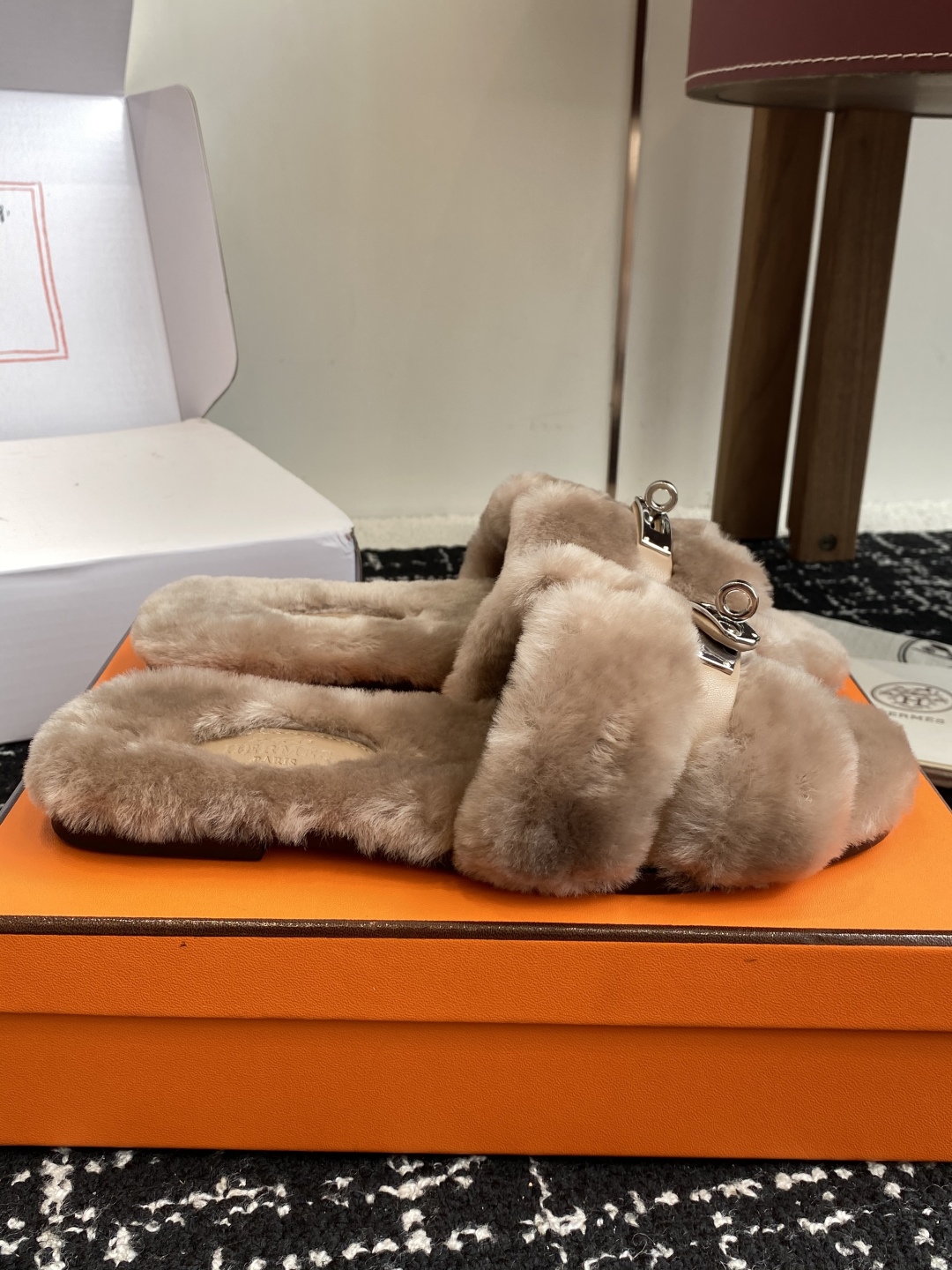 东莞代购级（⚠️官网同步✈️盒包装）爱马仕Hermes 25ss 泰迪毛拖，各大网咖主推款，顶级品质蓬松