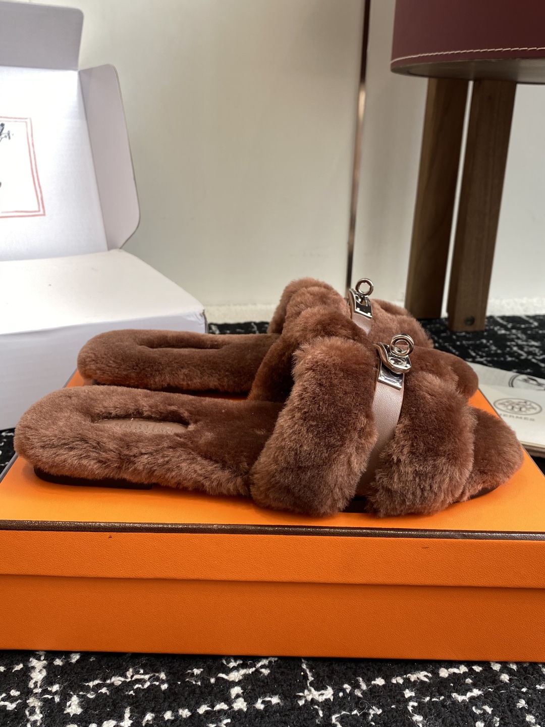 东莞代购级（⚠️官网同步✈️盒包装）爱马仕Hermes 25ss 泰迪毛拖，各大网咖主推款，顶级品质蓬松