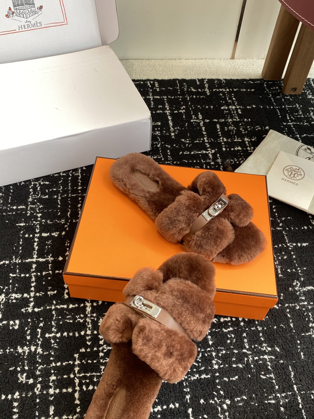 东莞代购级（⚠️官网同步✈️盒包装）爱马仕Hermes 25ss 泰迪毛拖，各大网咖主推款，顶级品质蓬松