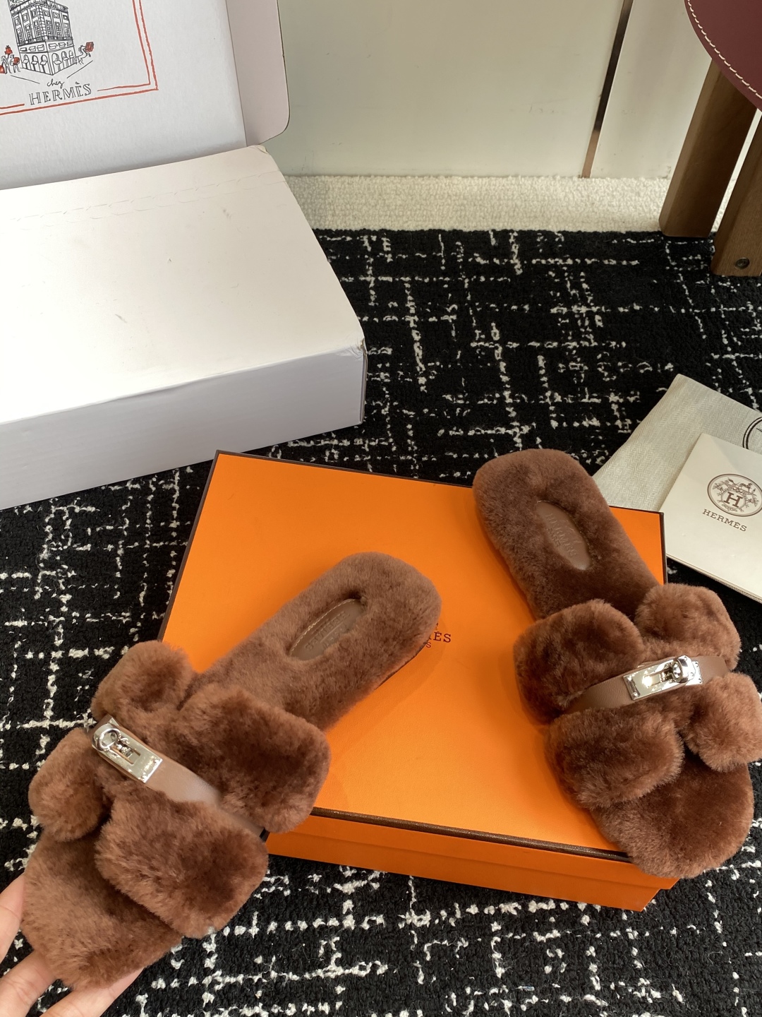 东莞代购级（⚠️官网同步✈️盒包装）爱马仕Hermes 25ss 泰迪毛拖，各大网咖主推款，顶级品质蓬松