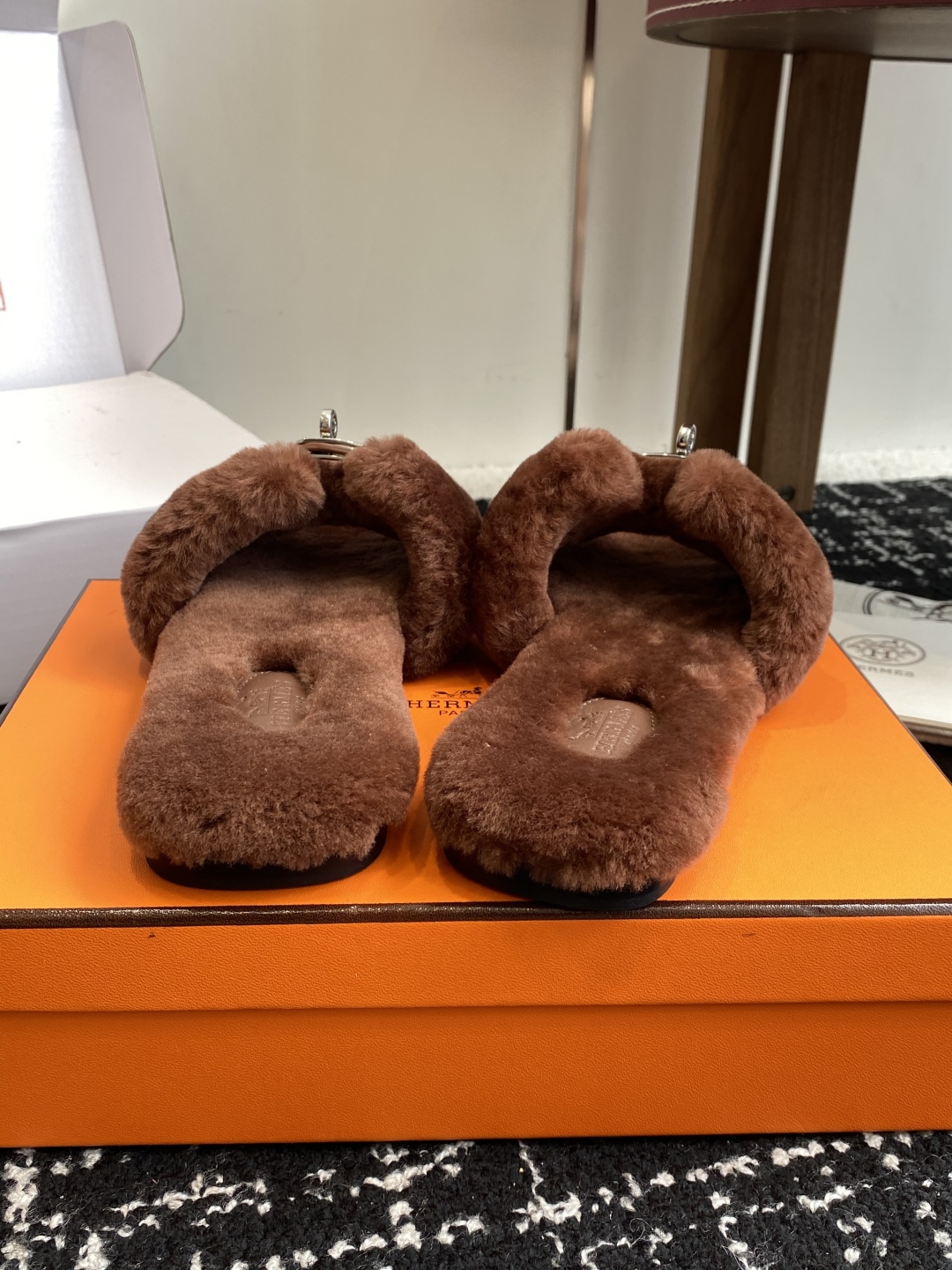 东莞代购级（⚠️官网同步✈️盒包装）爱马仕Hermes 25ss 泰迪毛拖，各大网咖主推款，顶级品质蓬松
