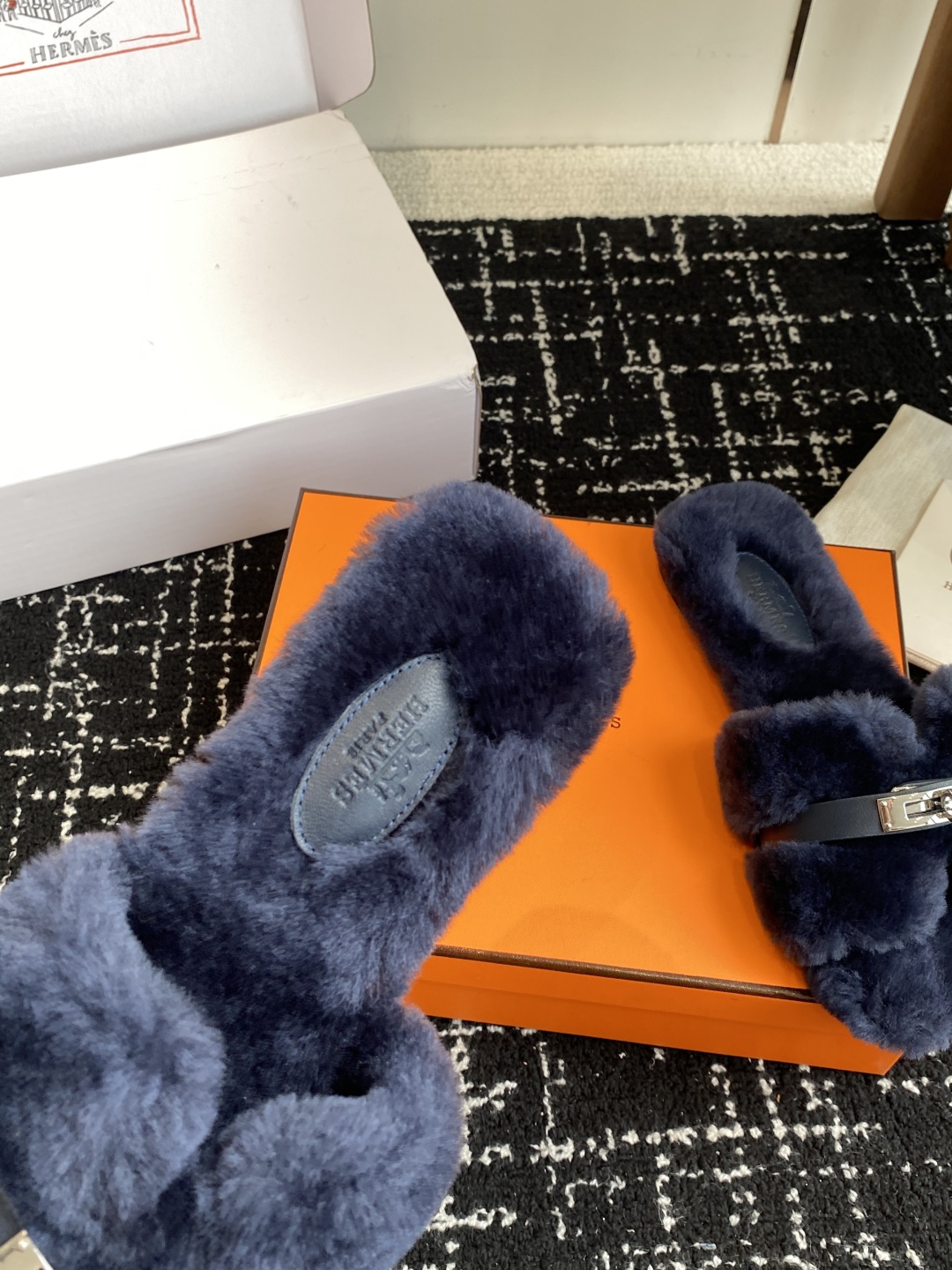东莞代购级（⚠️官网同步✈️盒包装）爱马仕Hermes 25ss 泰迪毛拖，各大网咖主推款，顶级品质蓬松