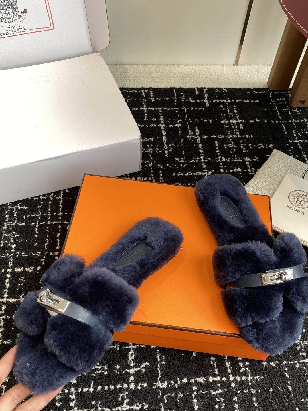 东莞代购级（⚠️官网同步✈️盒包装）爱马仕Hermes 25ss 泰迪毛拖，各大网咖主推款，顶级品质蓬松