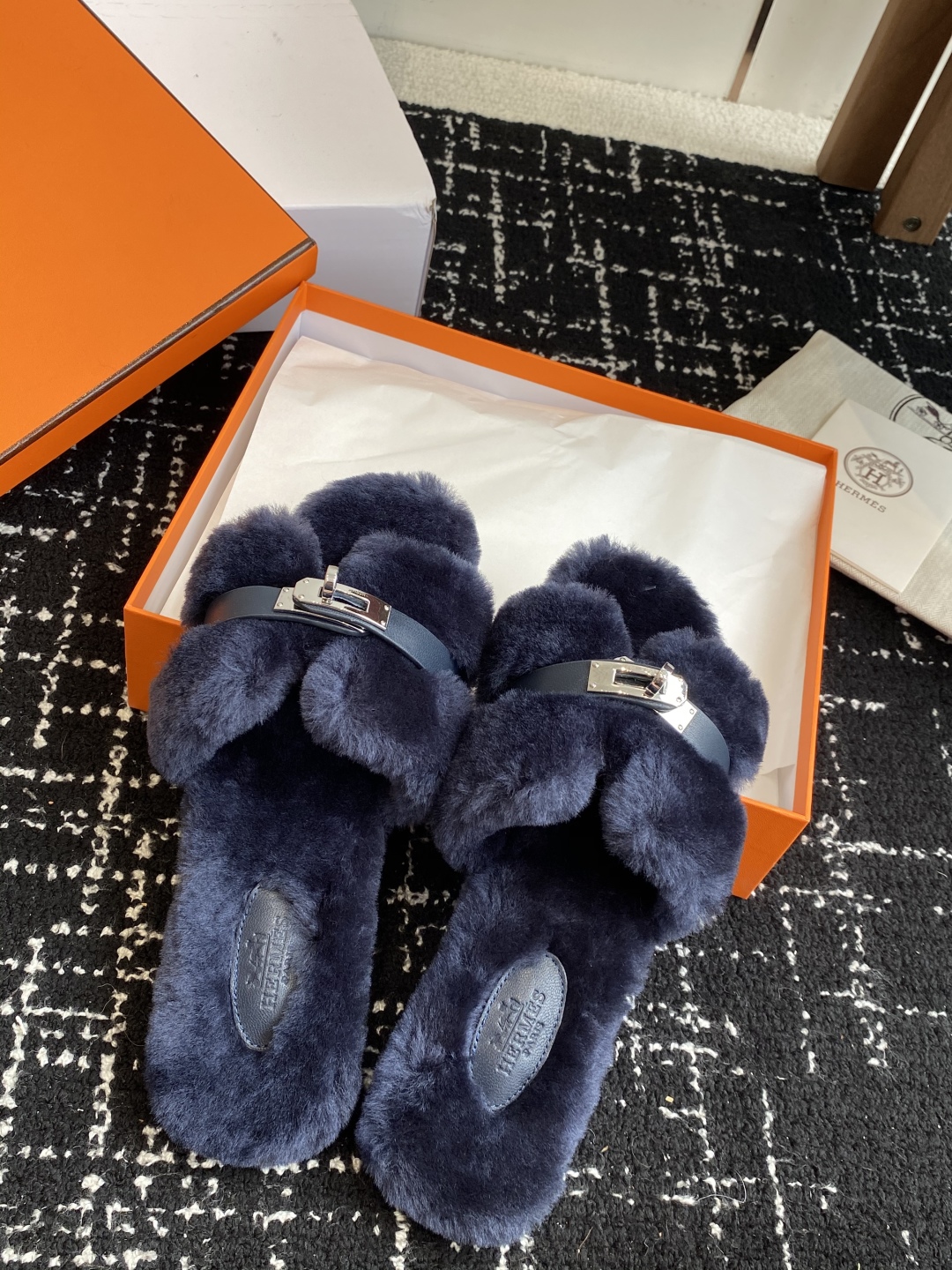 东莞代购级（⚠️官网同步✈️盒包装）爱马仕Hermes 25ss 泰迪毛拖，各大网咖主推款，顶级品质蓬松