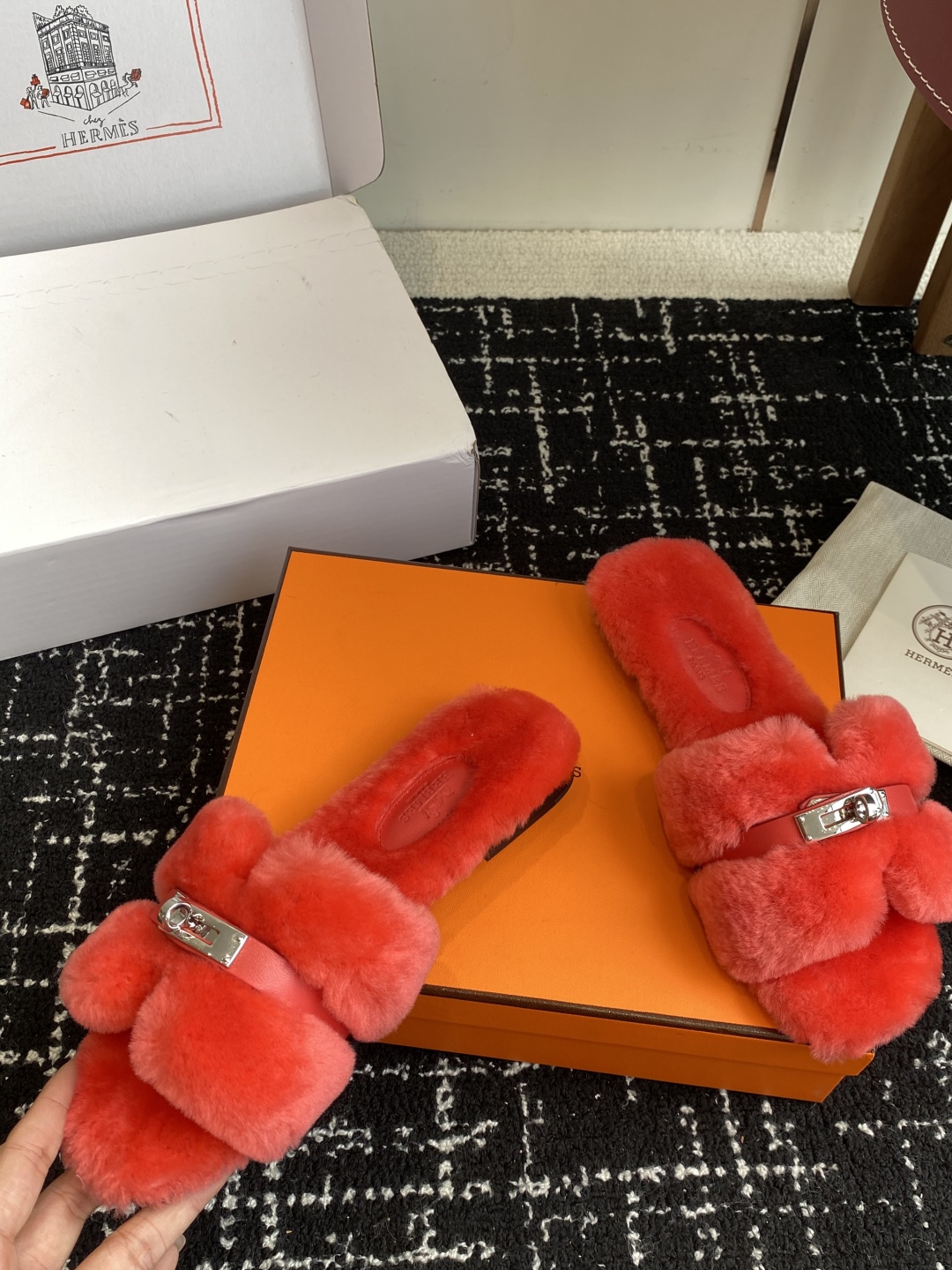 东莞代购级（⚠️官网同步✈️盒包装）爱马仕Hermes 25ss 泰迪毛拖，各大网咖主推款，顶级品质蓬松