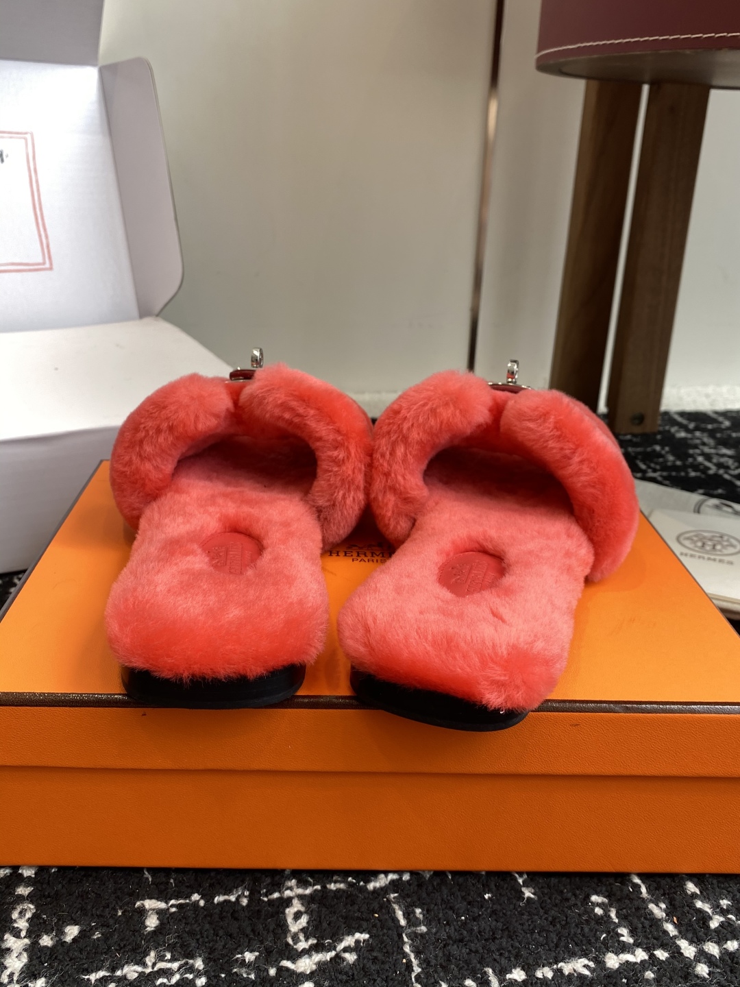 东莞代购级（⚠️官网同步✈️盒包装）爱马仕Hermes 25ss 泰迪毛拖，各大网咖主推款，顶级品质蓬松