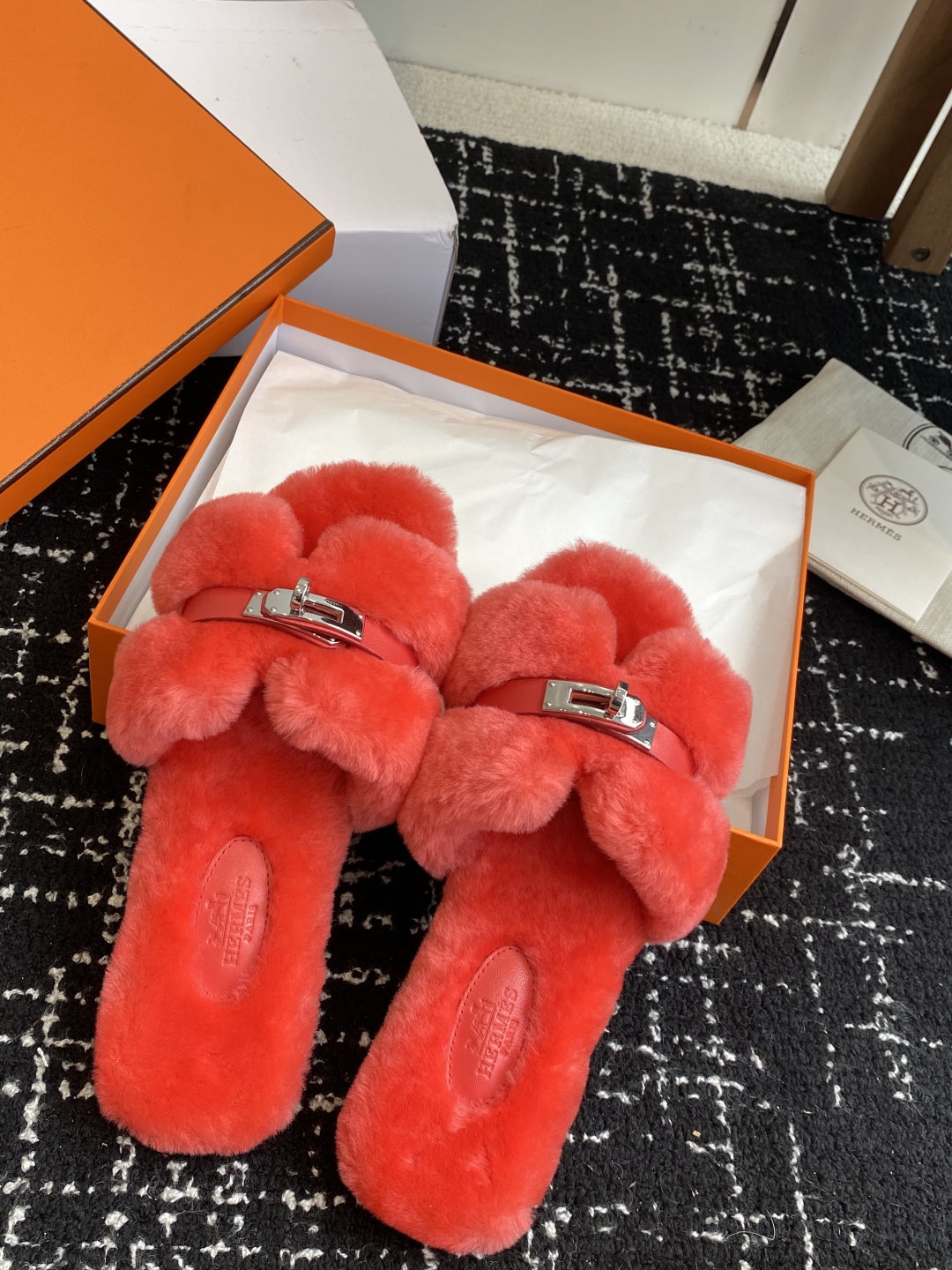 东莞代购级（⚠️官网同步✈️盒包装）爱马仕Hermes 25ss 泰迪毛拖，各大网咖主推款，顶级品质蓬松