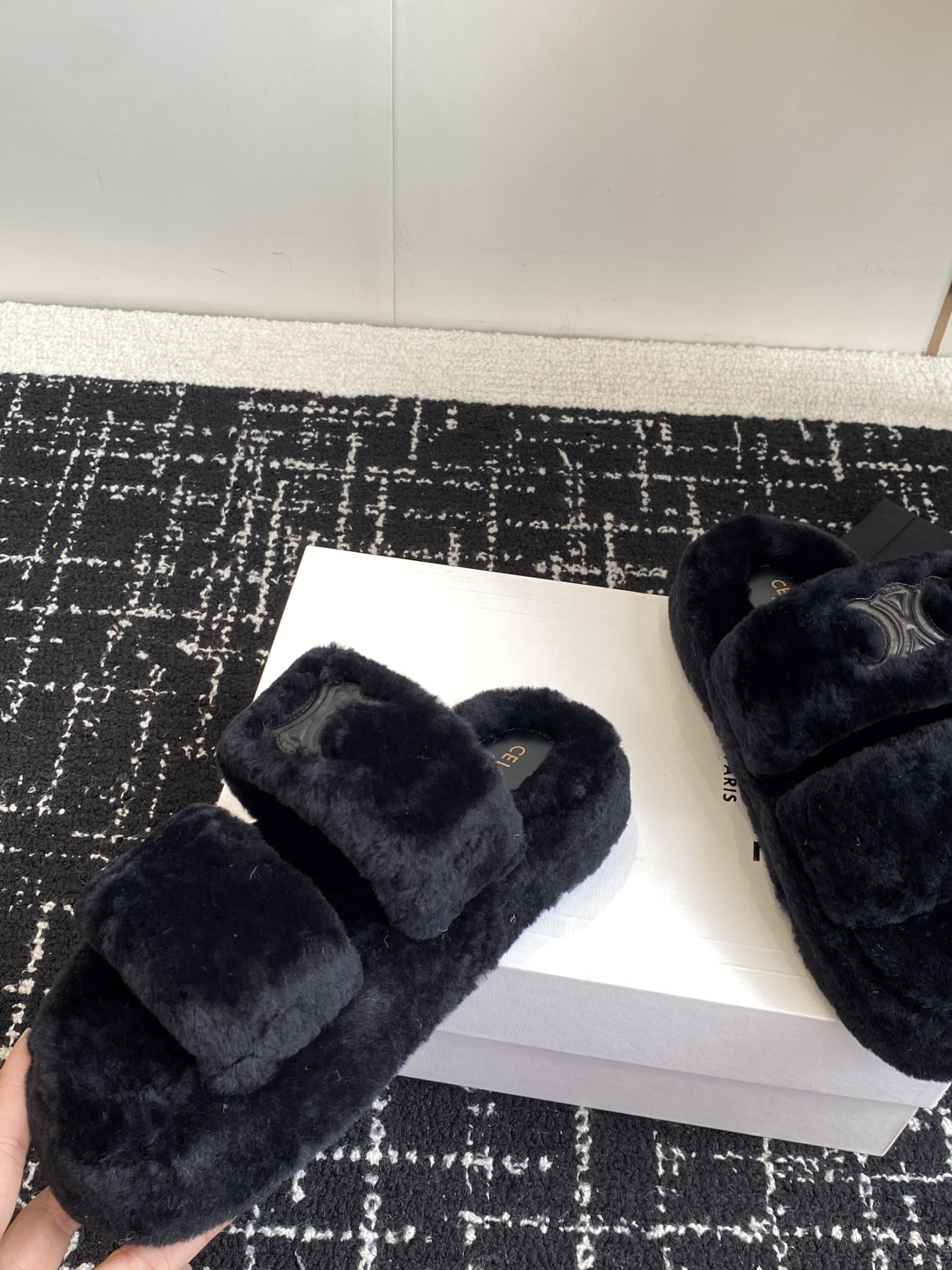 Celine 25SS New Winter Lambswool Slippers - Cozy & Luxurious 7 cmp i1757435003818 291 0 5